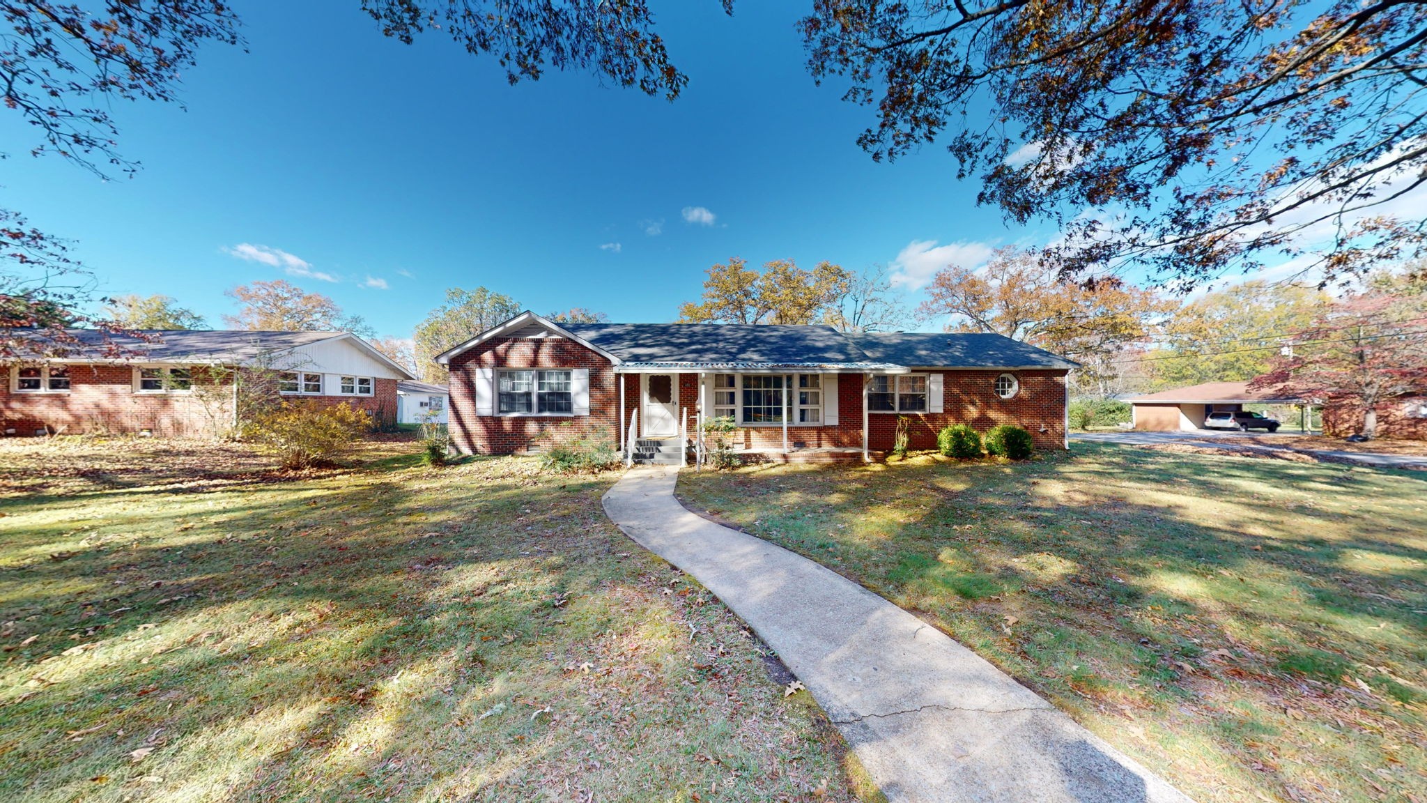 400 Edgewood Dr Property Photo 2