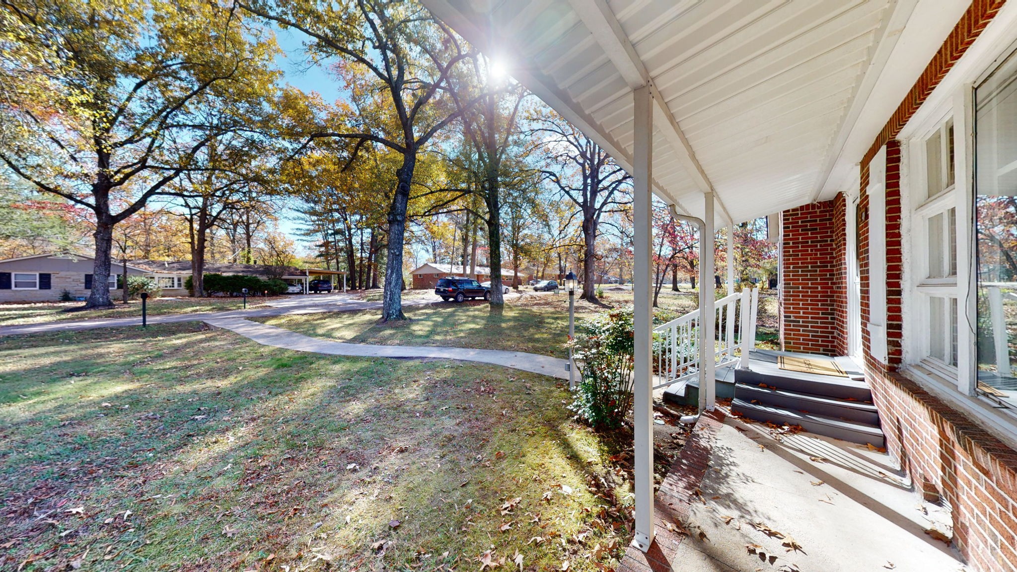 400 Edgewood Dr Property Photo 3