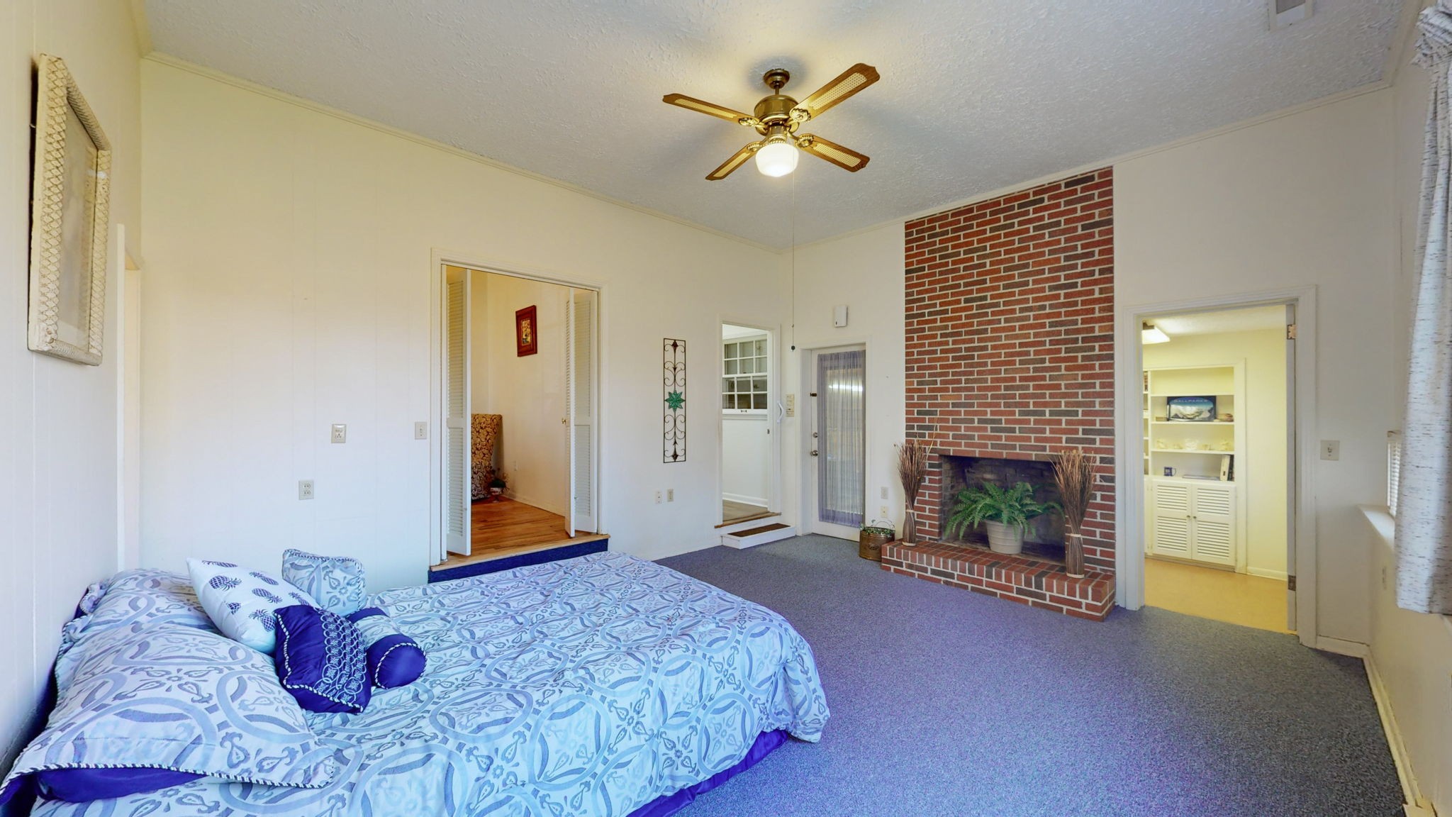 400 Edgewood Dr Property Photo 13