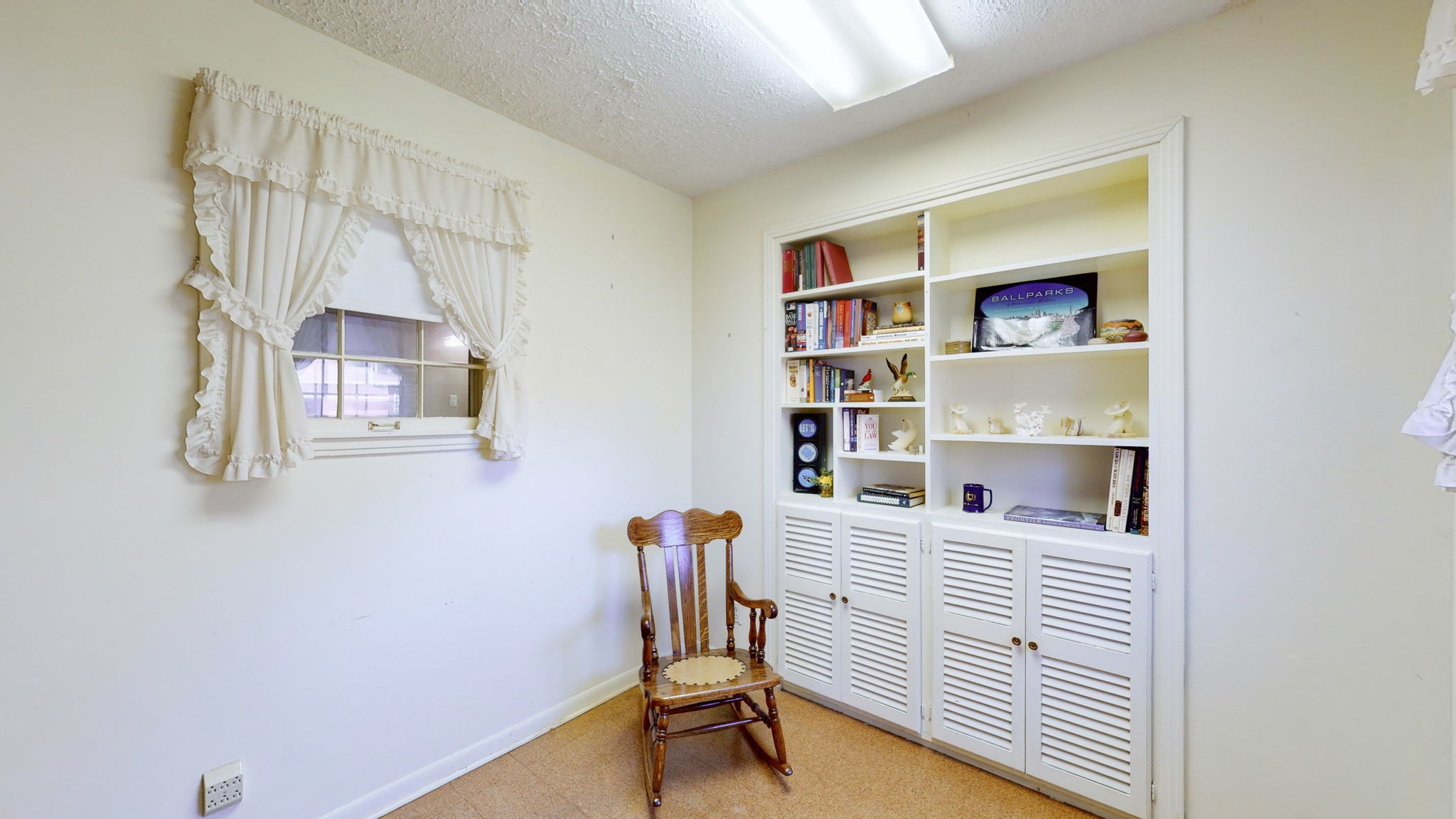 400 Edgewood Dr Property Photo 15