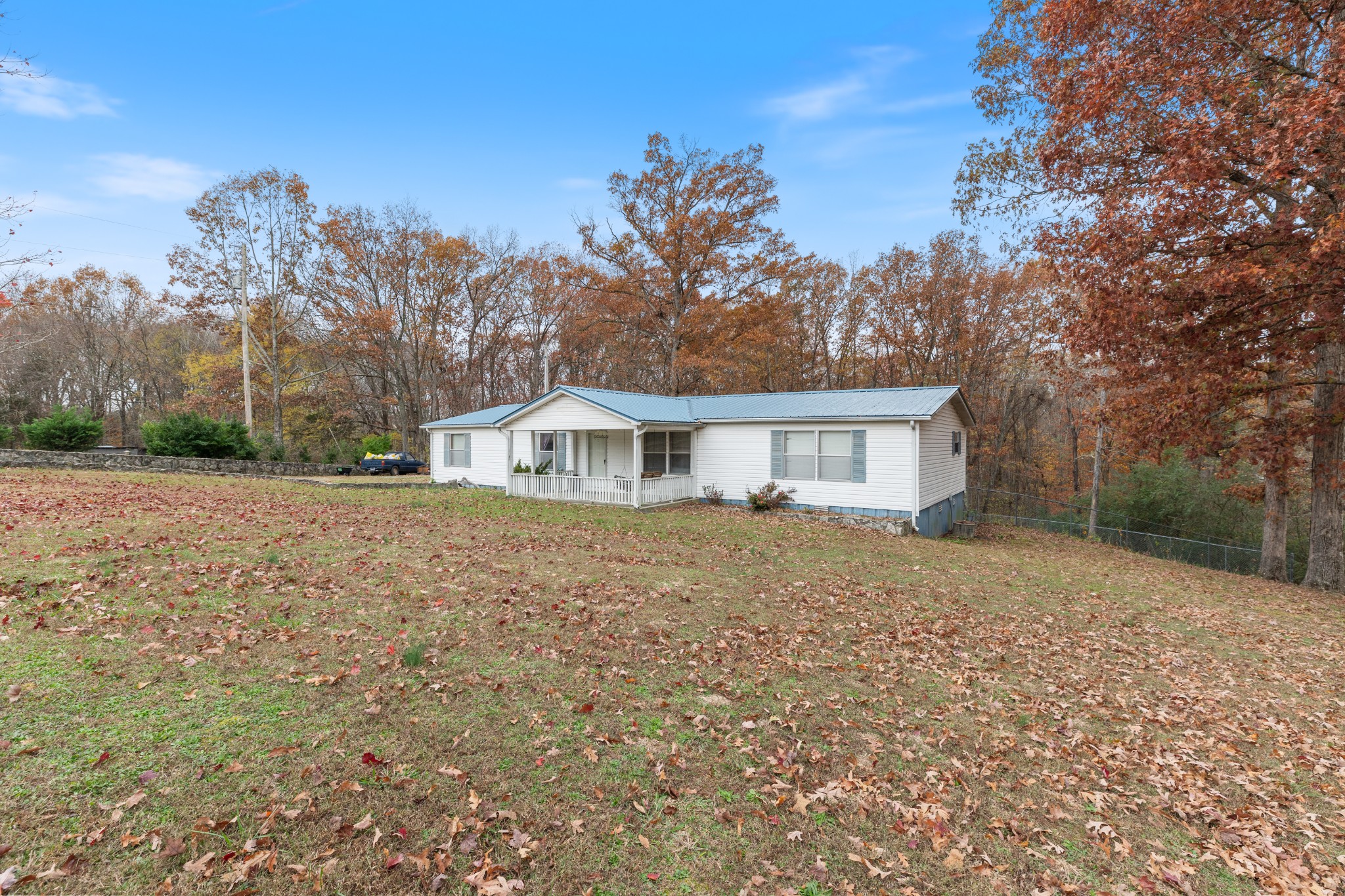 55 Clover Ln Property Photo 5