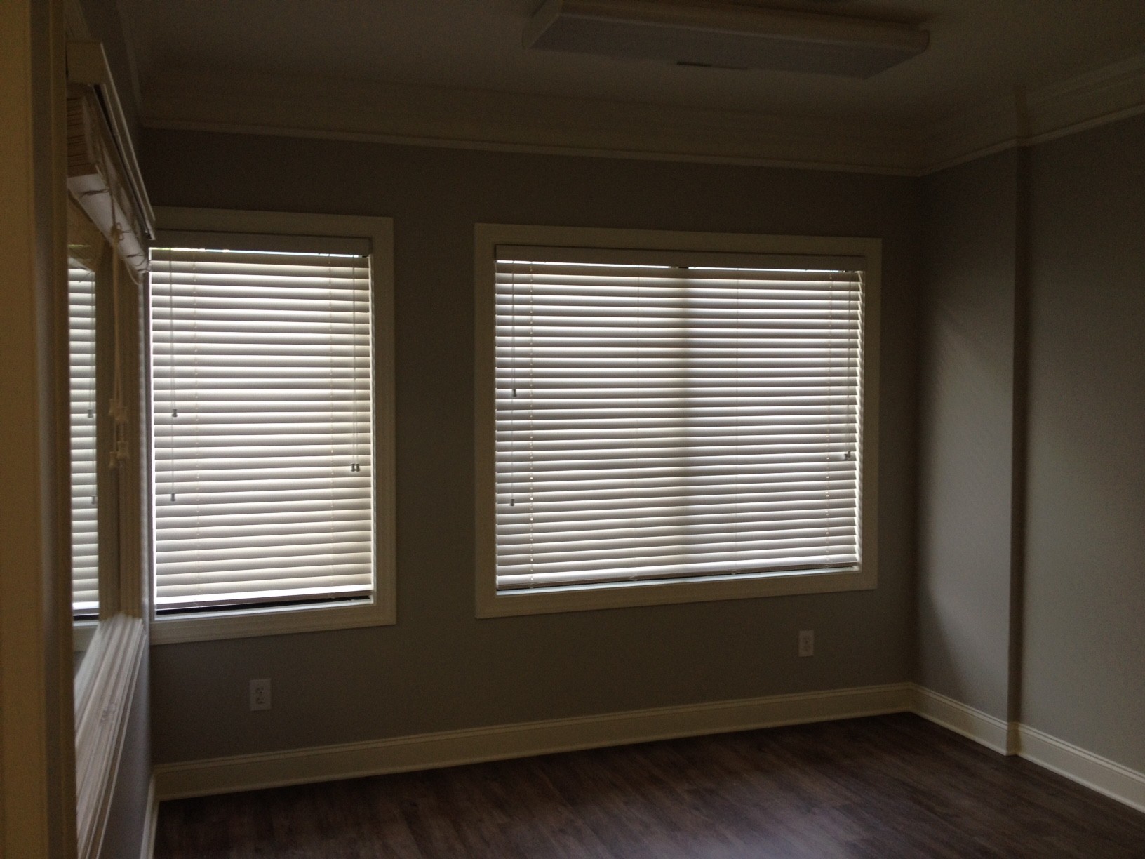 123 Se Parkway Ct Property Photo 9