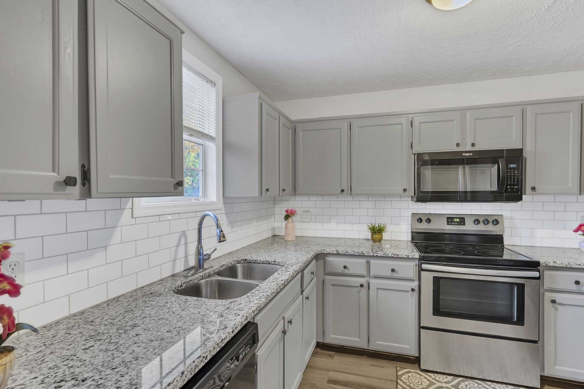1202 Massman Dr Property Photo 4