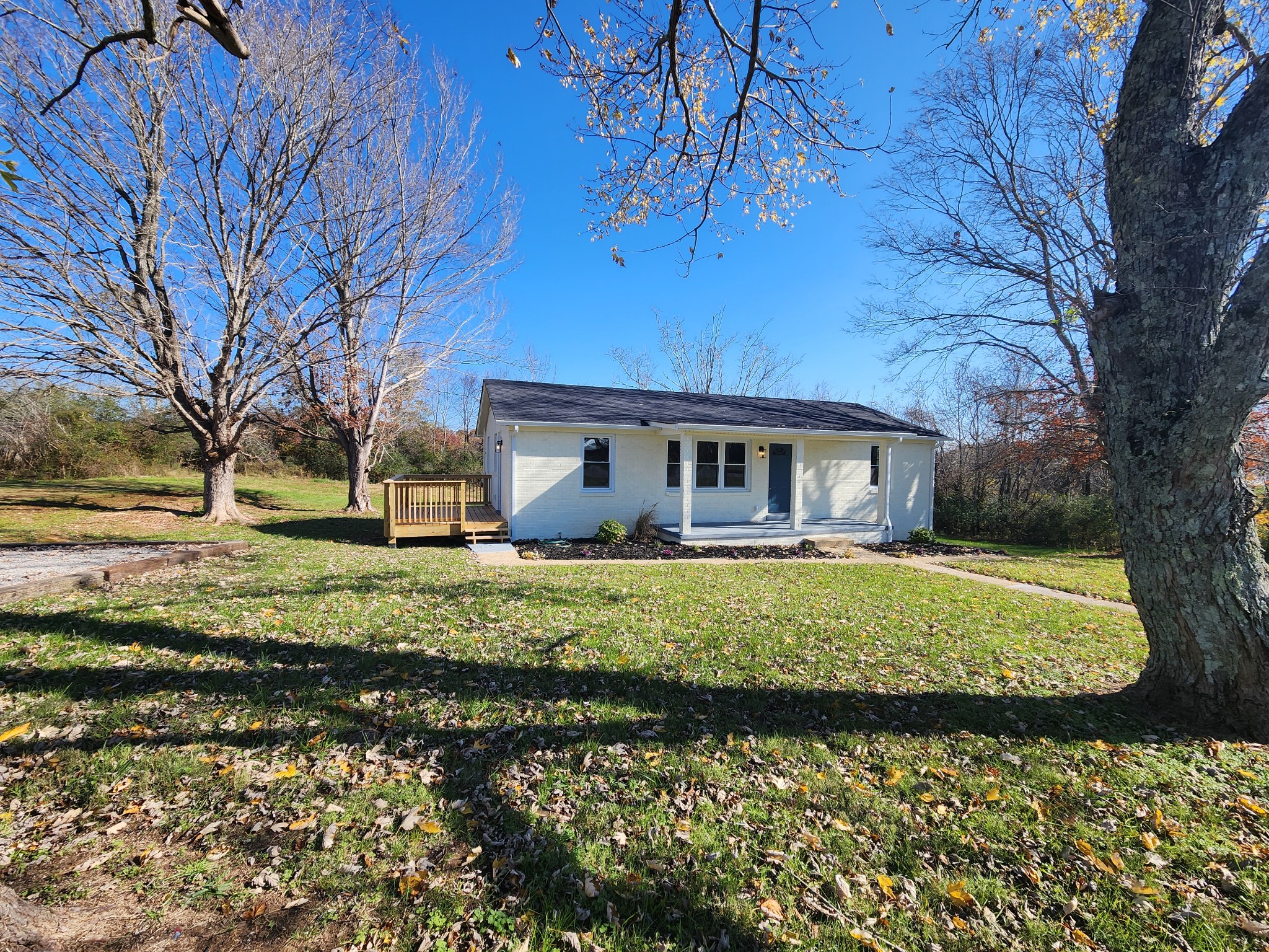 955 Rose Hill Rd Property Photo 3