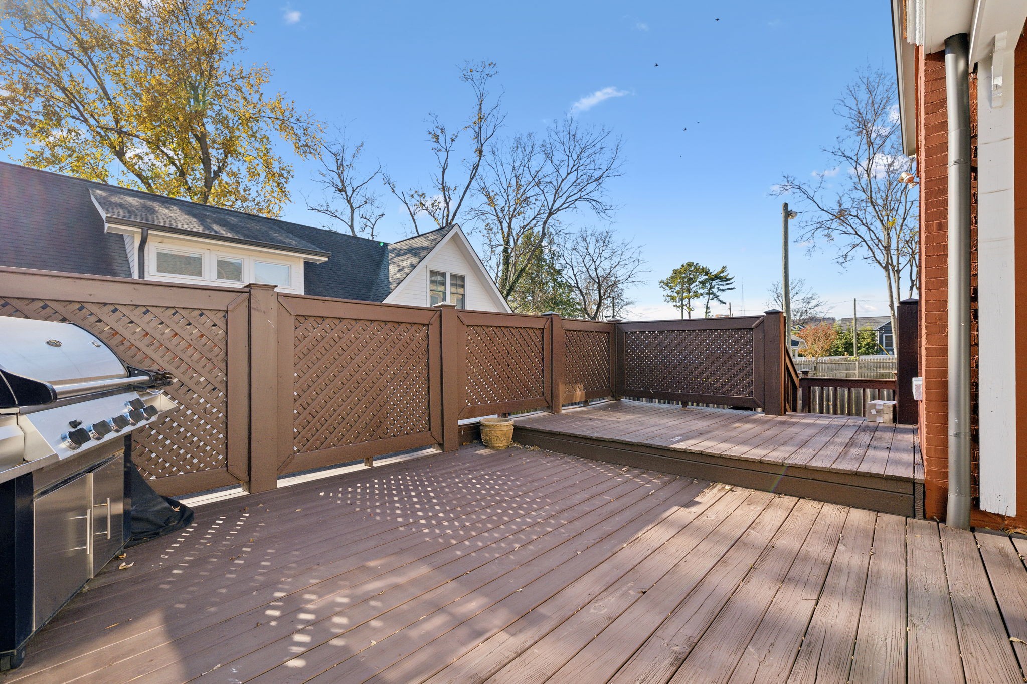 743 Benton Ave Property Photo 22