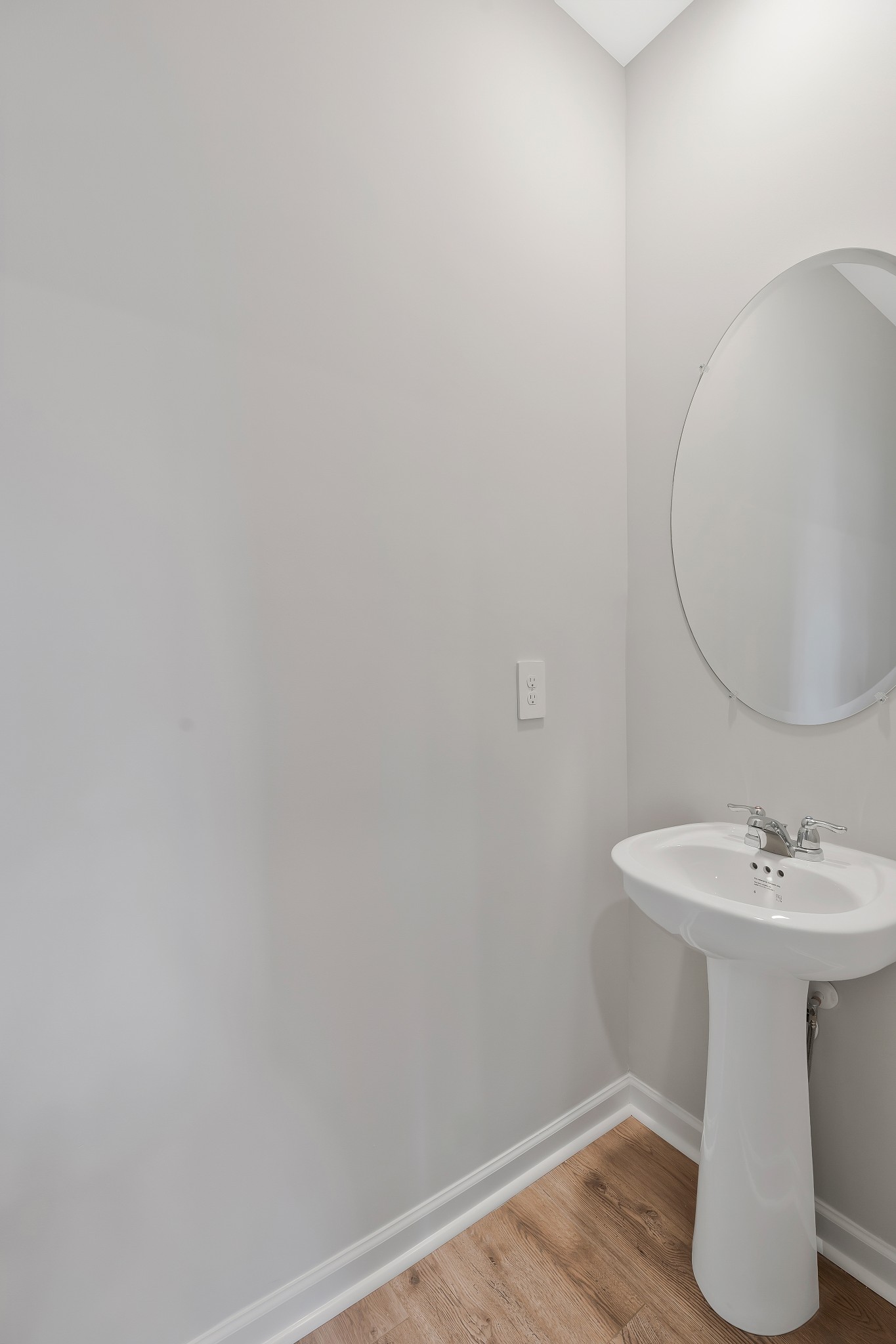 654 Longtail Ln Property Photo 8