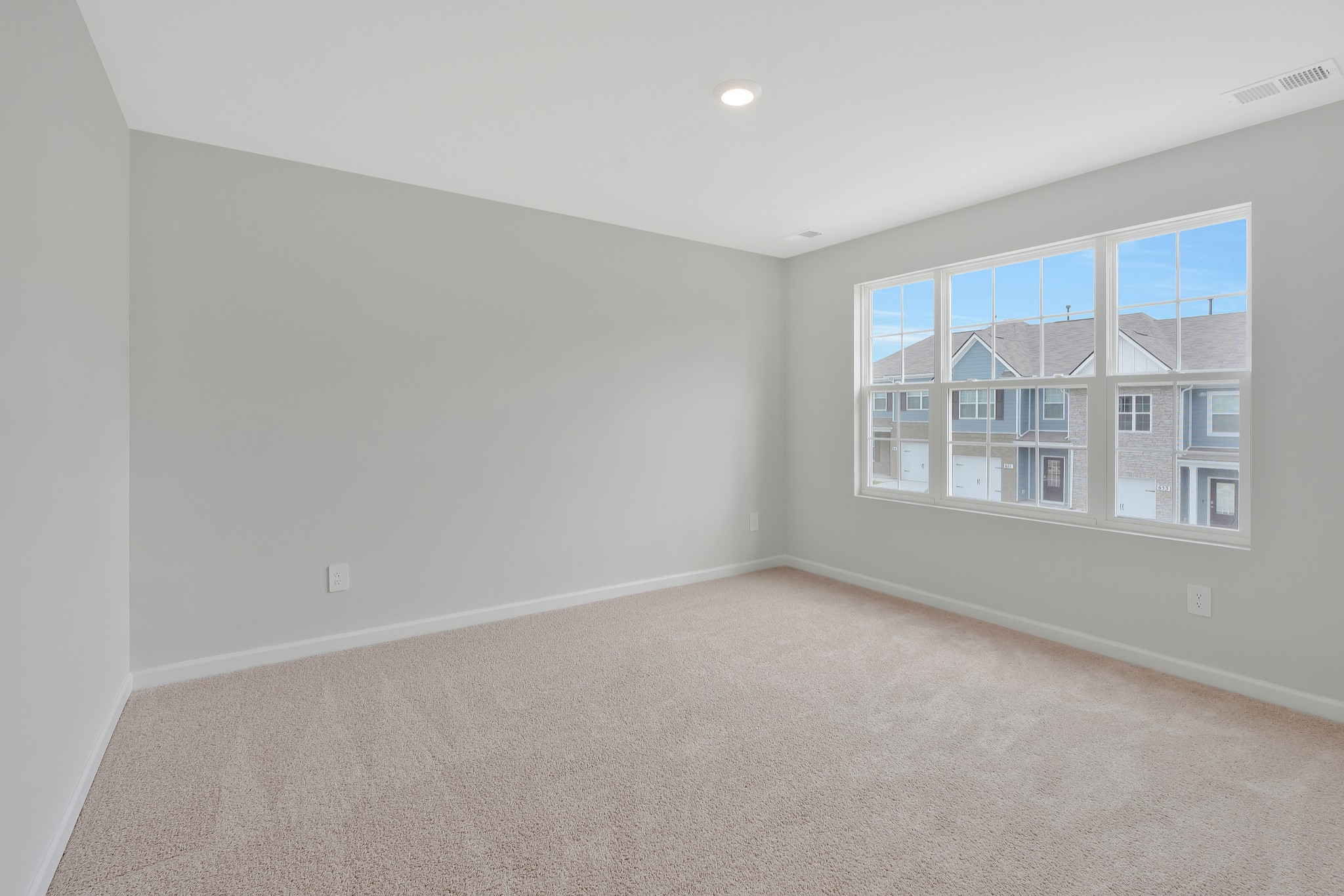 654 Longtail Ln Property Photo 11
