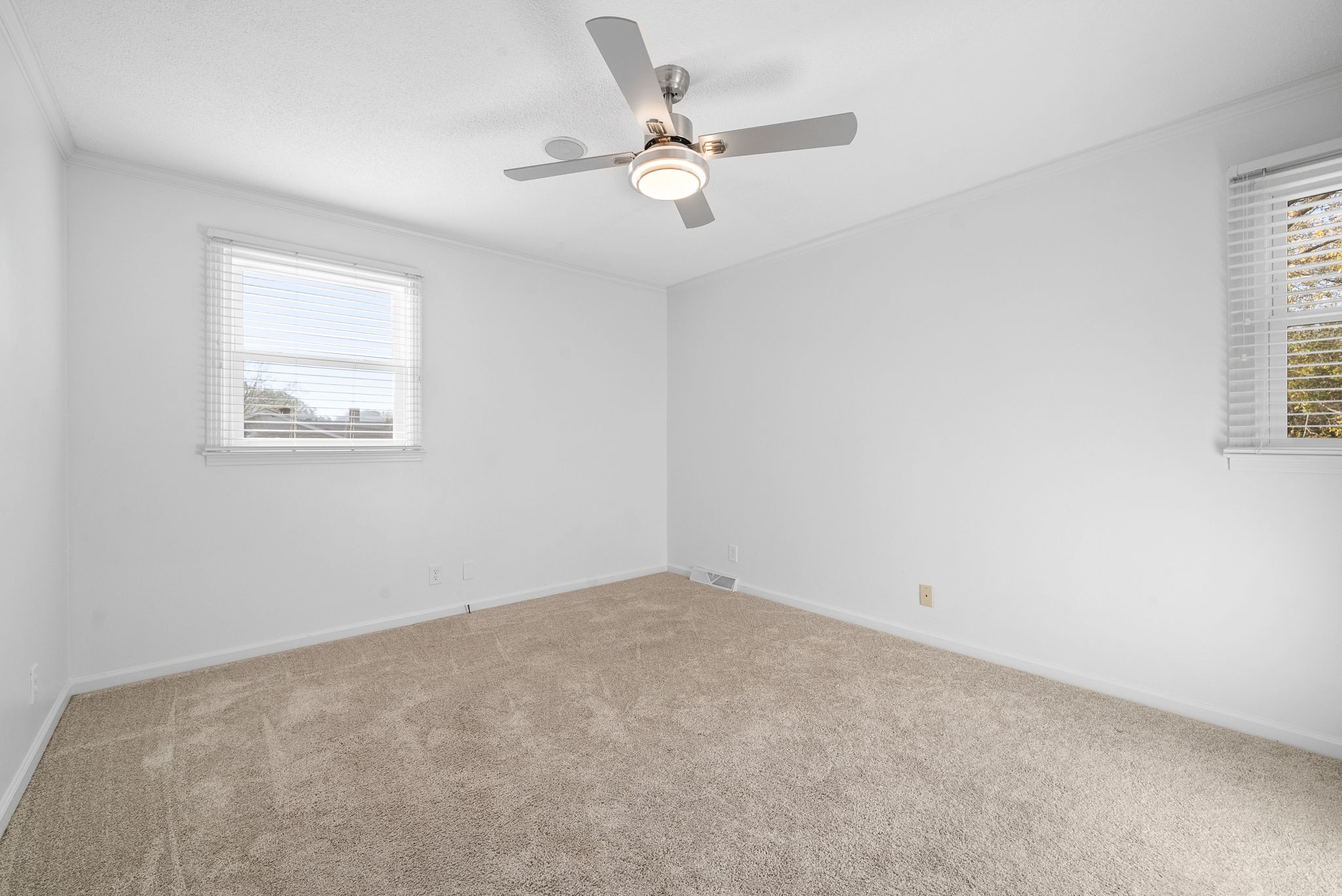 414 Fabian Pl Property Photo 13
