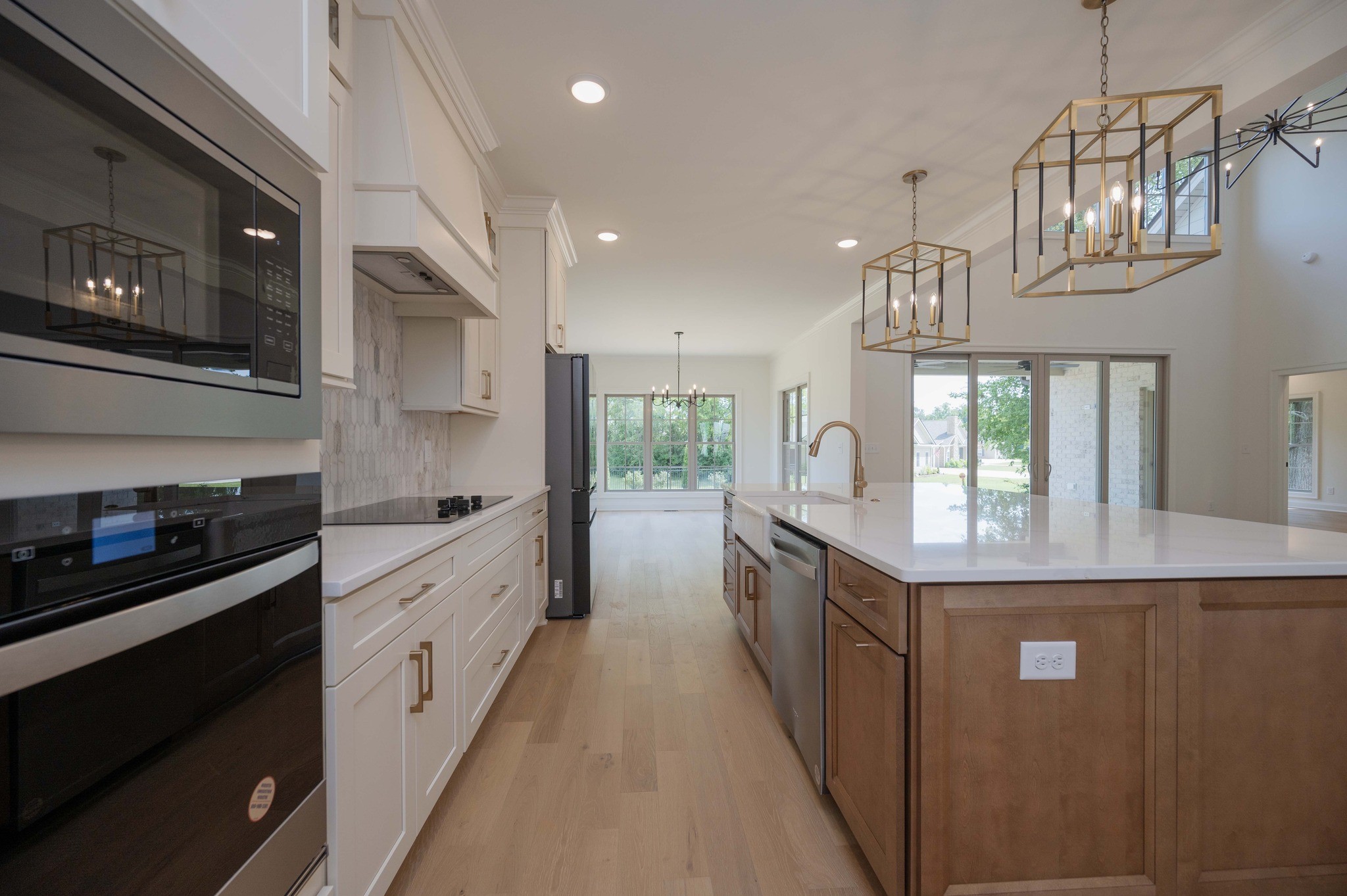 2866 N Thompson Ln Property Photo 14