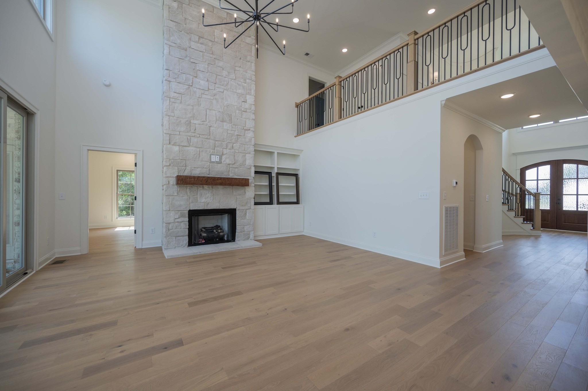 2866 N Thompson Ln Property Photo 17