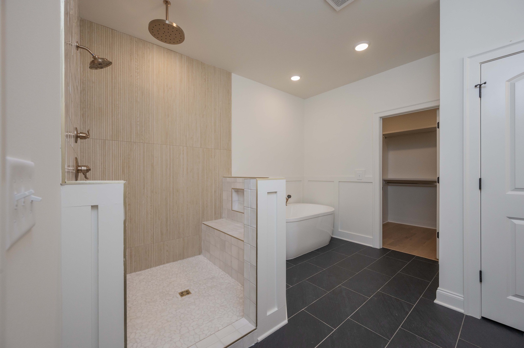 2866 N Thompson Ln Property Photo 21
