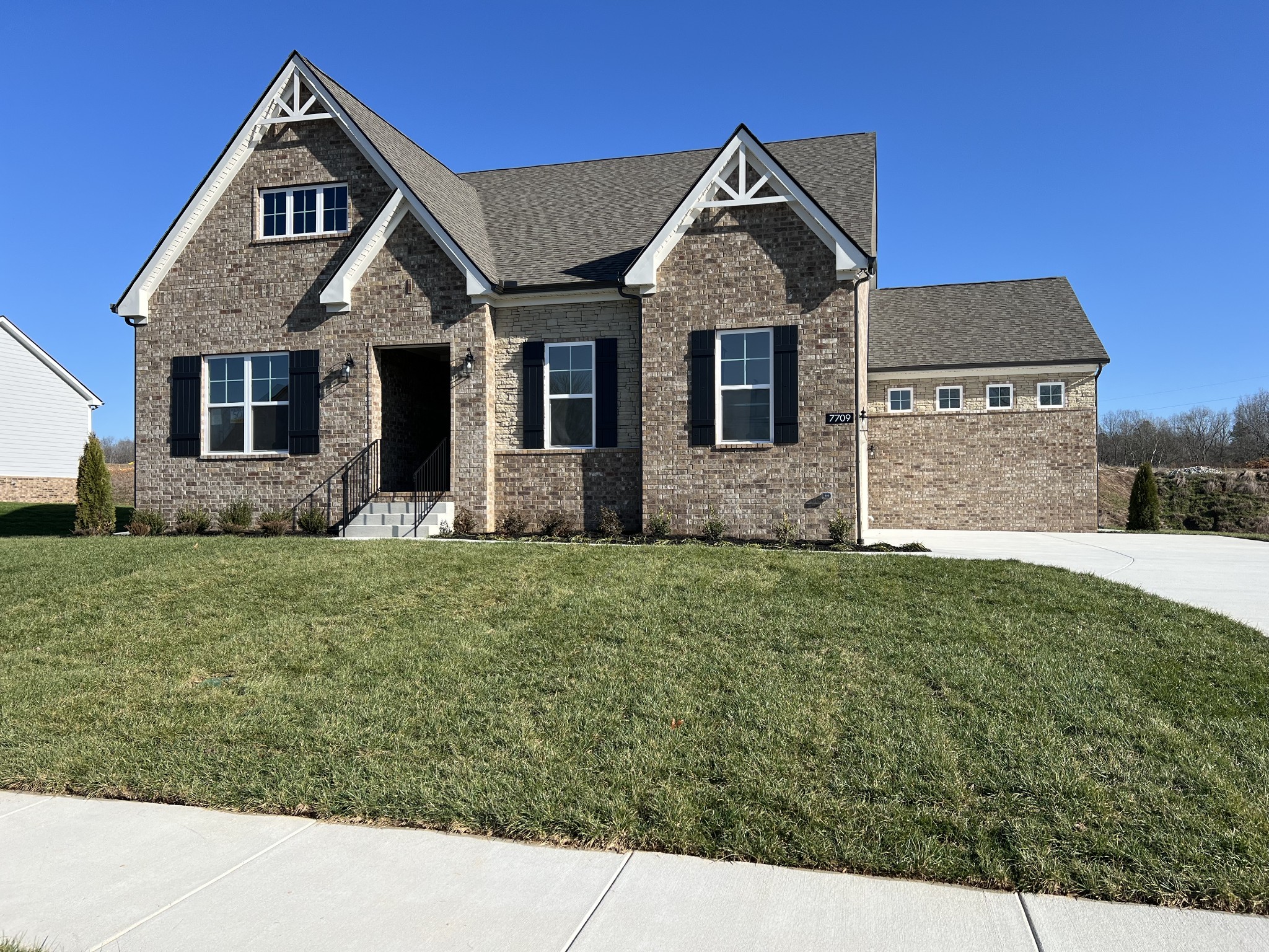 7709 Woodford Drive Property Photo 1