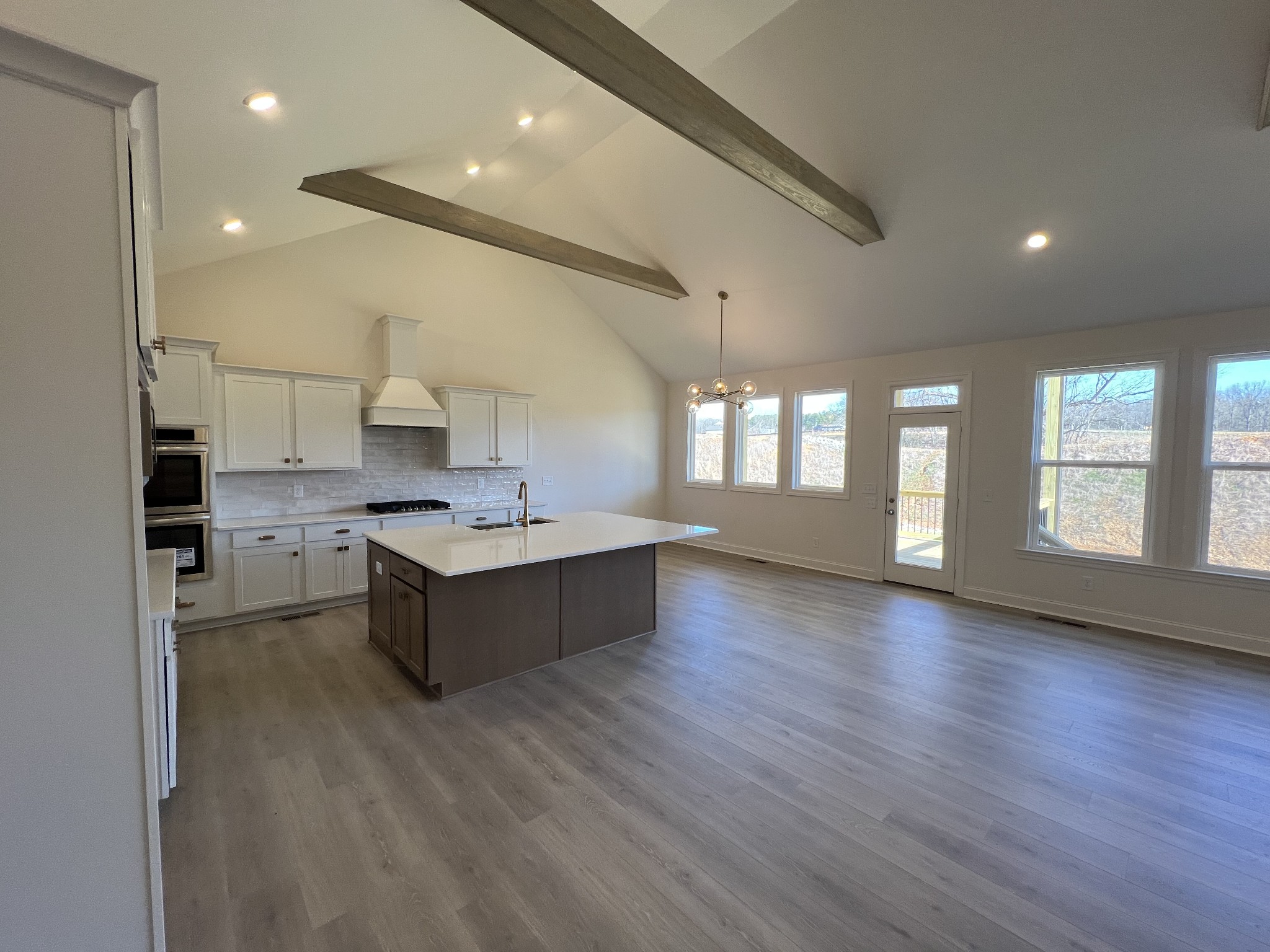 7709 Woodford Drive Property Photo 7