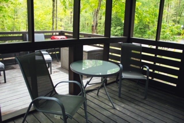 8 Holly Tree Ct Property Photo 3