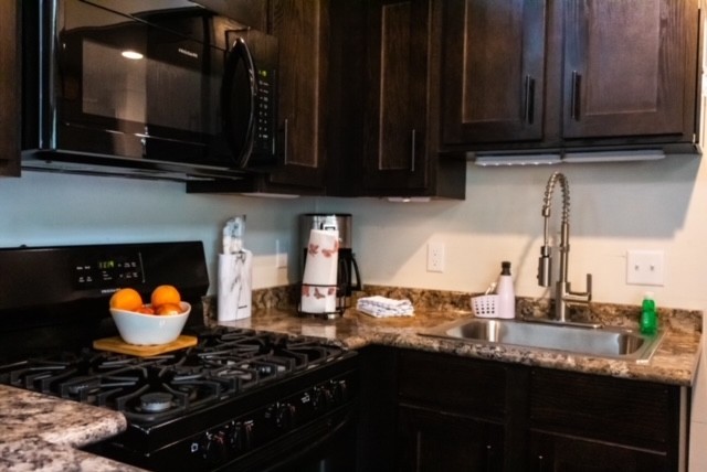 8 Holly Tree Ct Property Photo 10
