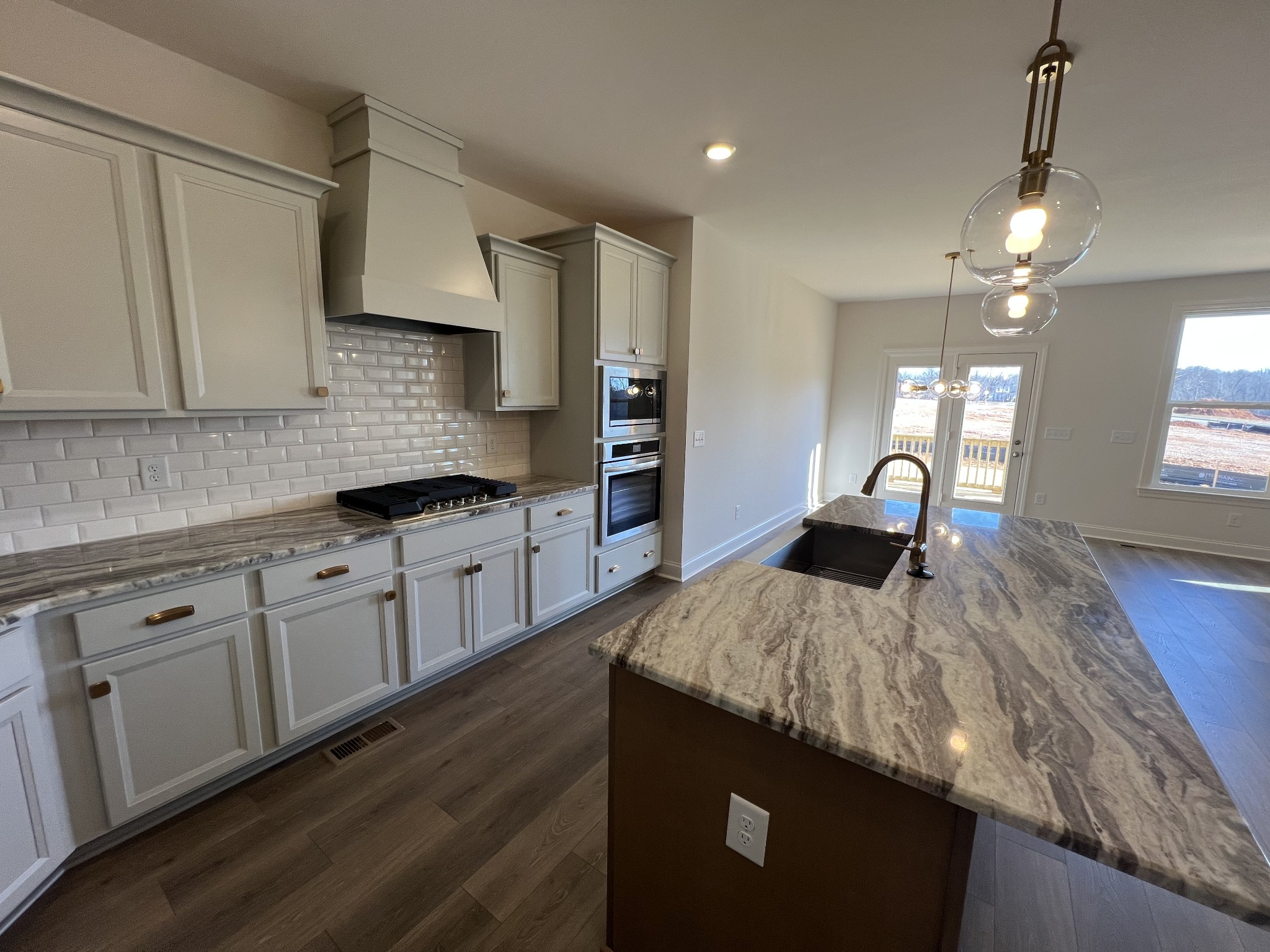 7938 Pine Street Property Photo 8