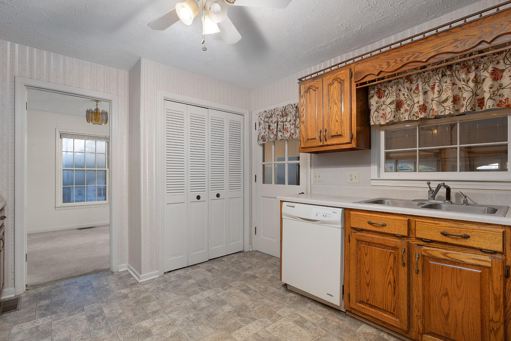 178 Quinton Drive, Sw Property Photo 19