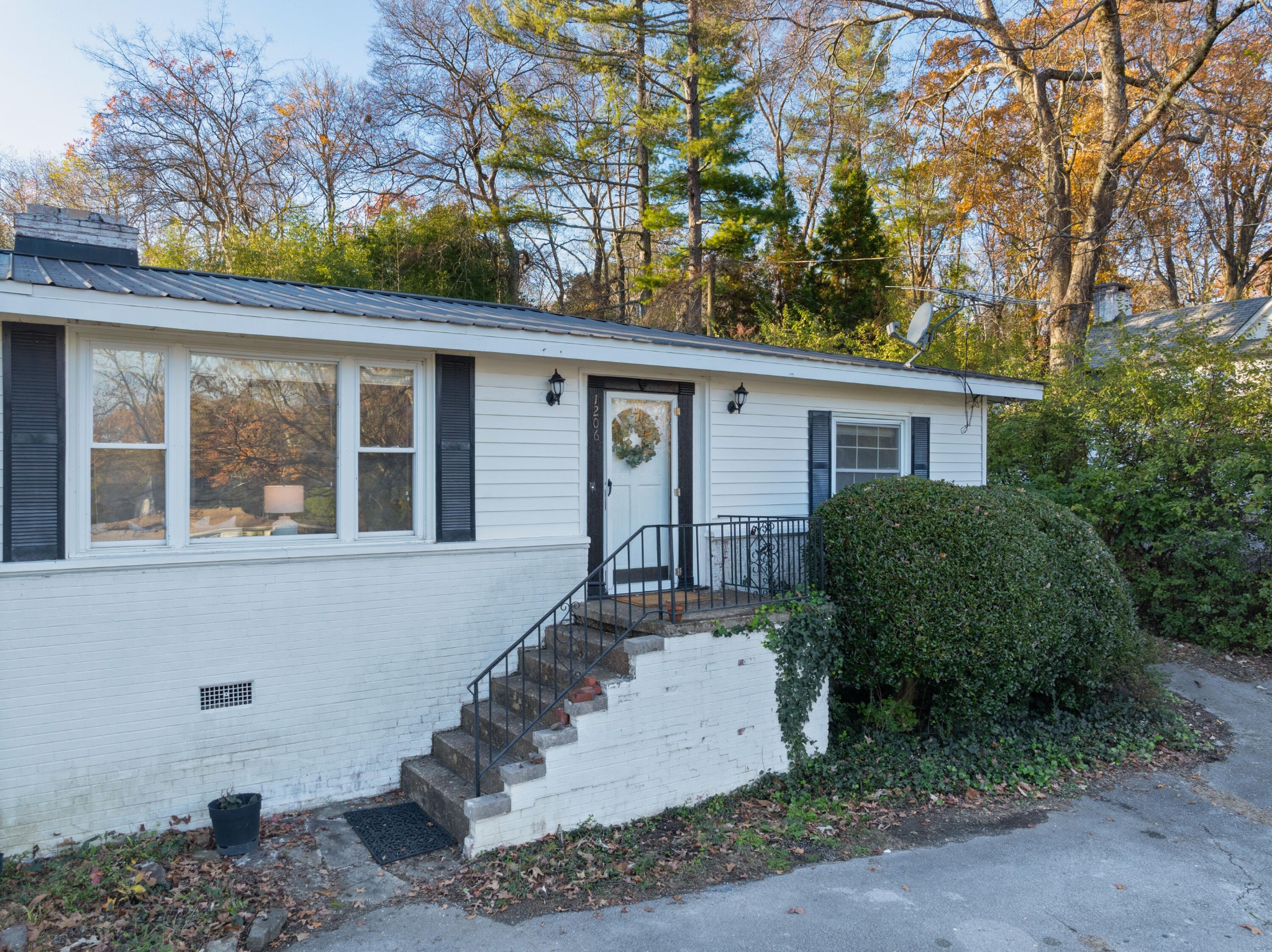 1206 Peter Pan Road Property Photo 7