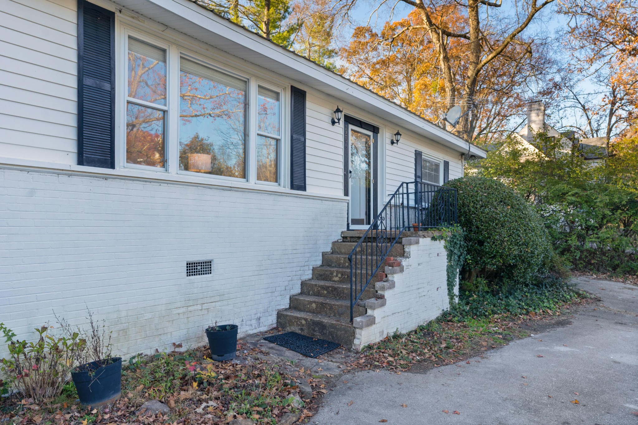 1206 Peter Pan Road Property Photo 8