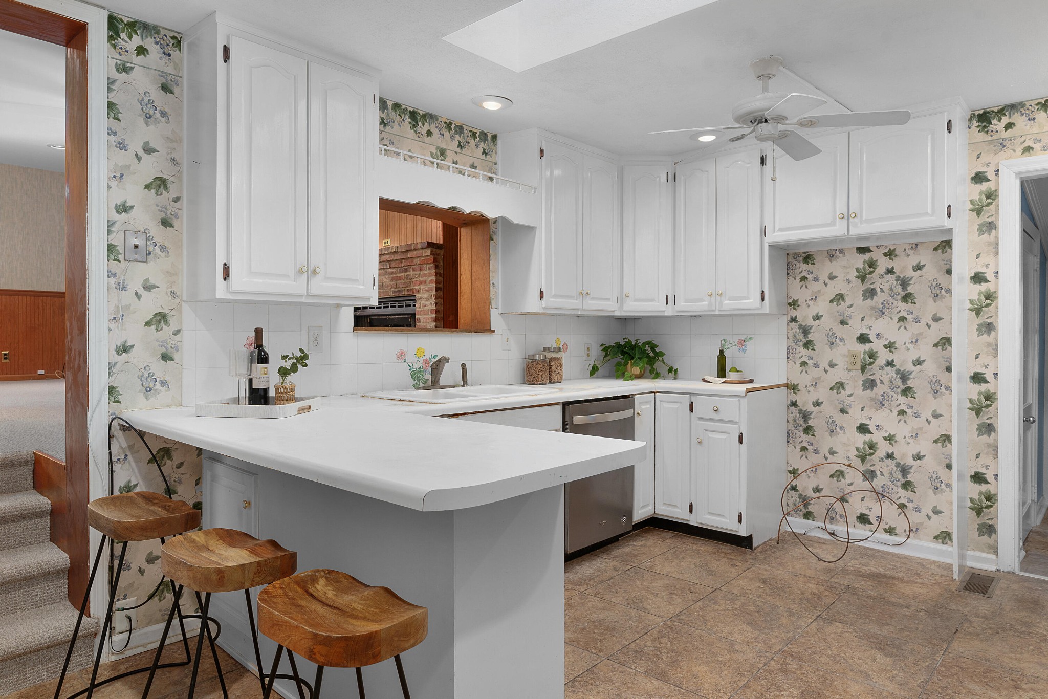 1206 Peter Pan Road Property Photo 14