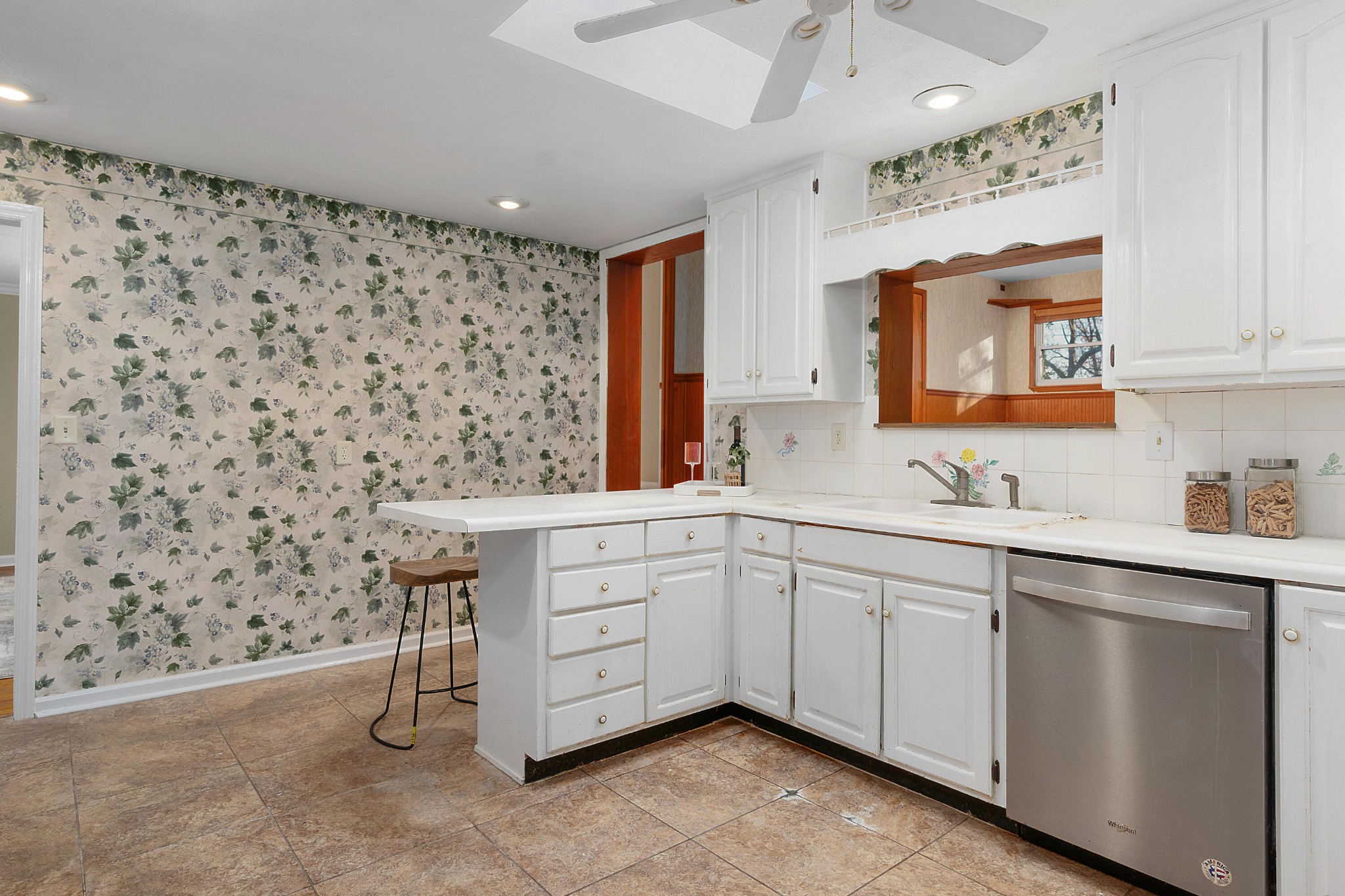 1206 Peter Pan Road Property Photo 15