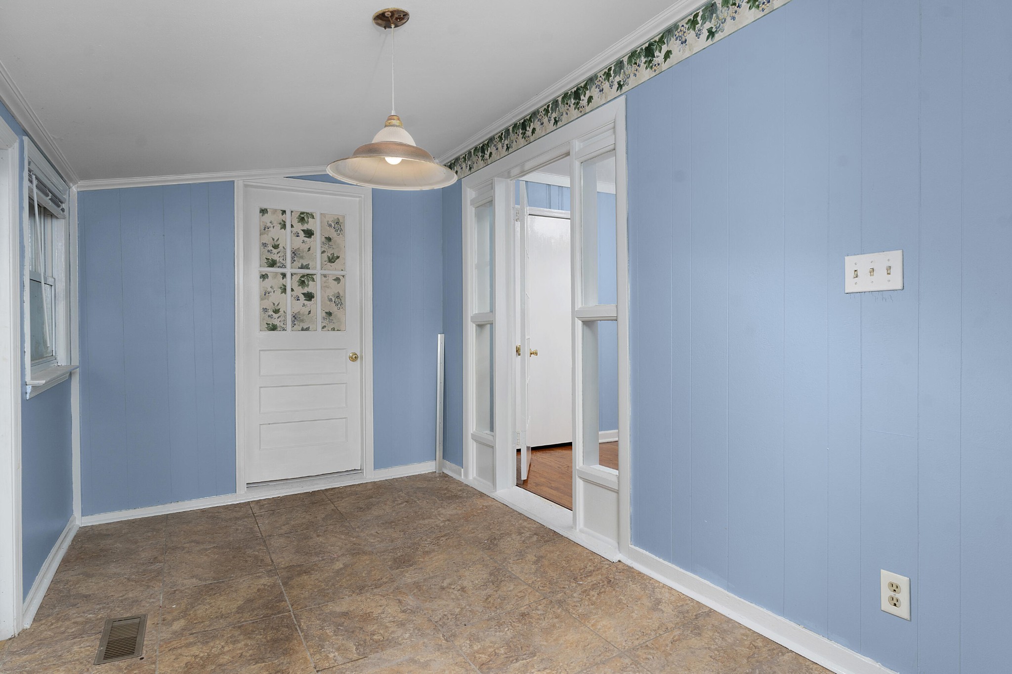 1206 Peter Pan Road Property Photo 18