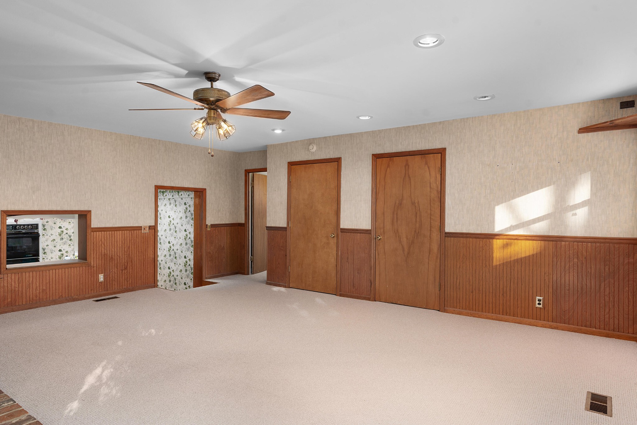1206 Peter Pan Road Property Photo 24
