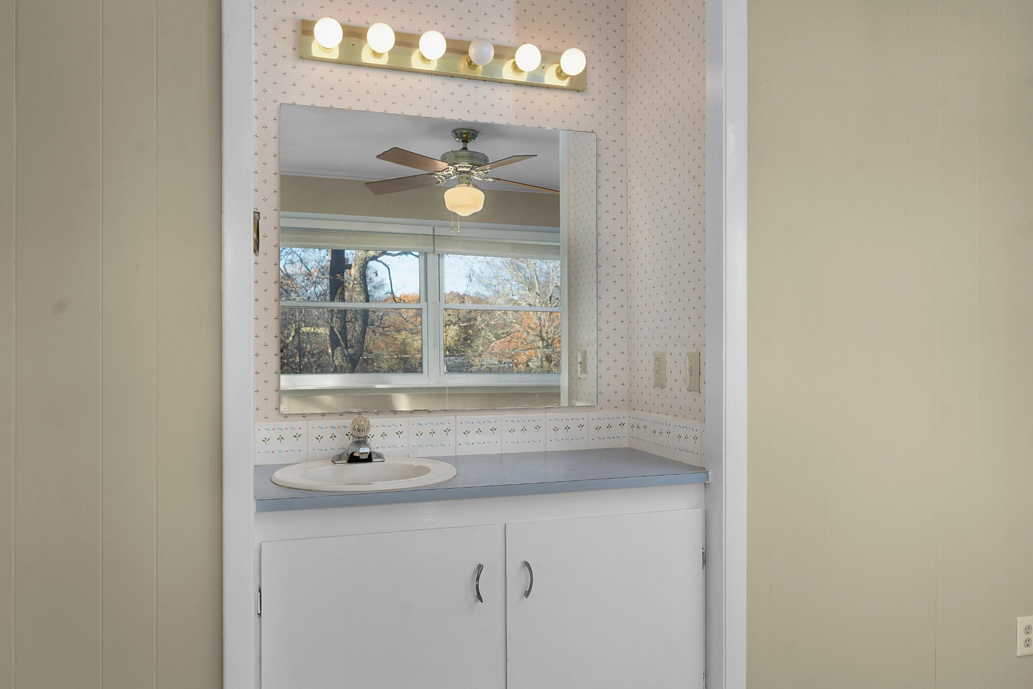 1206 Peter Pan Road Property Photo 27