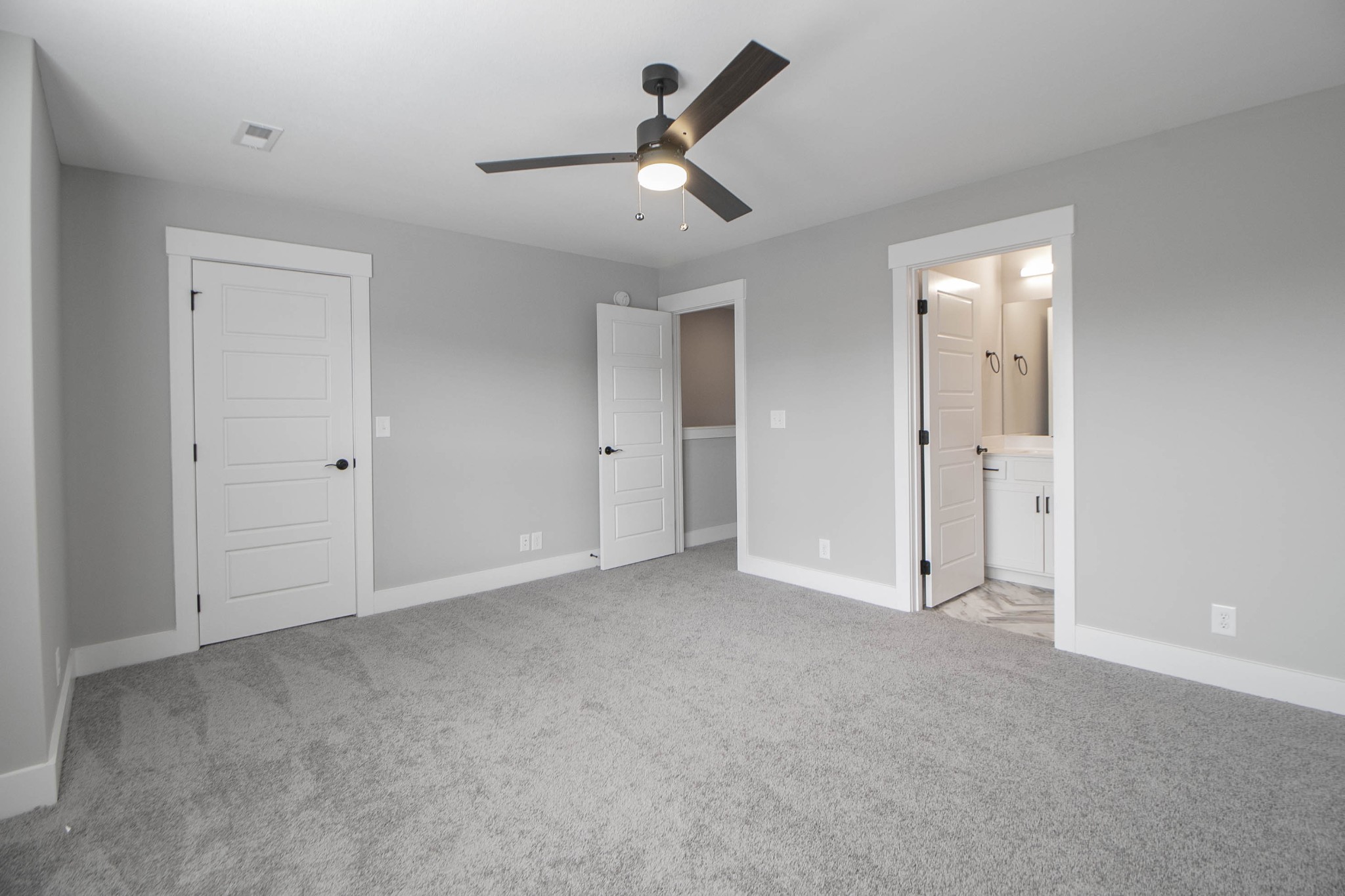 407 Jonathan Wade Circle Property Photo 14