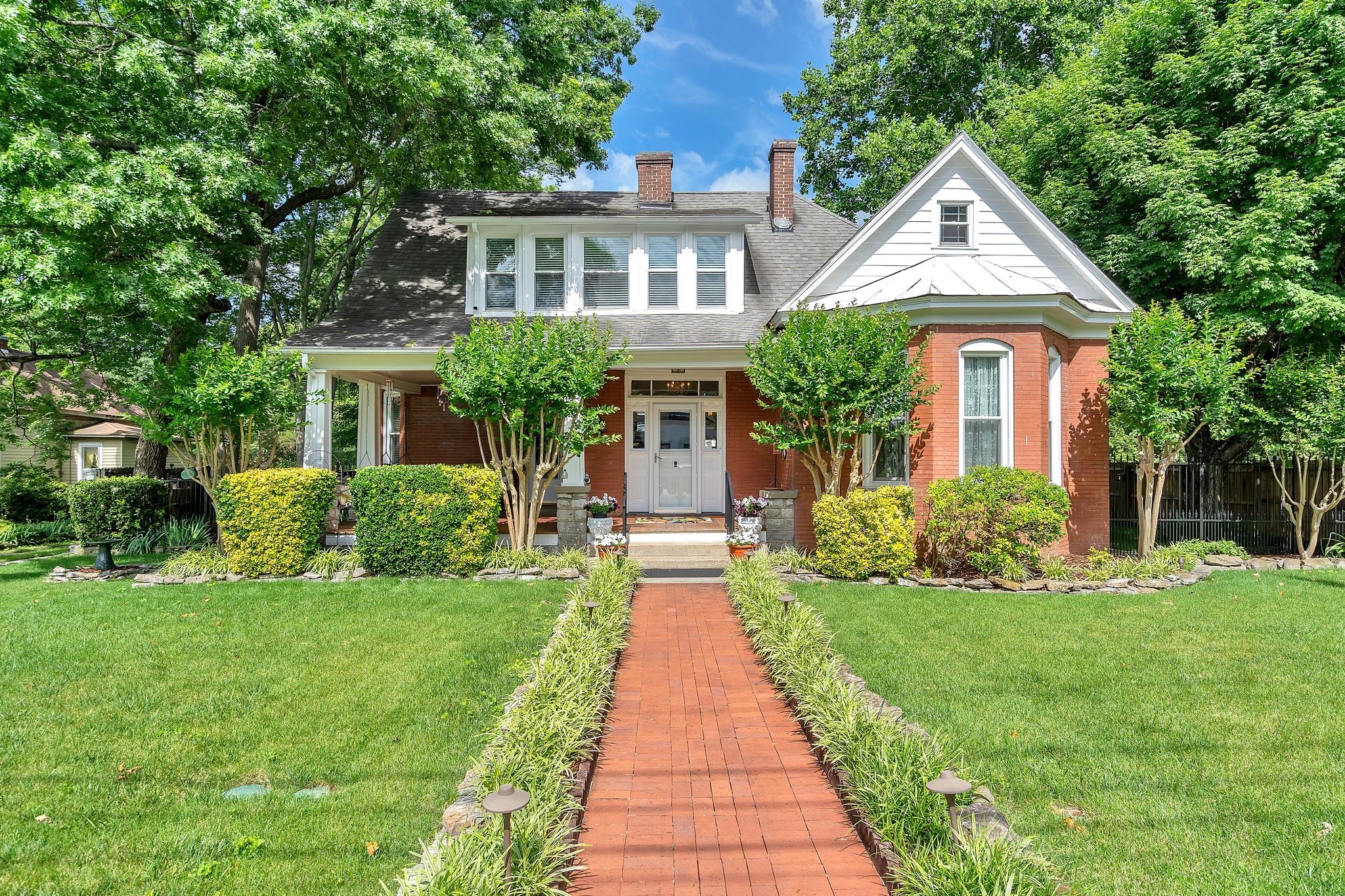 310 Lincoln Ave, N Property Photo 1