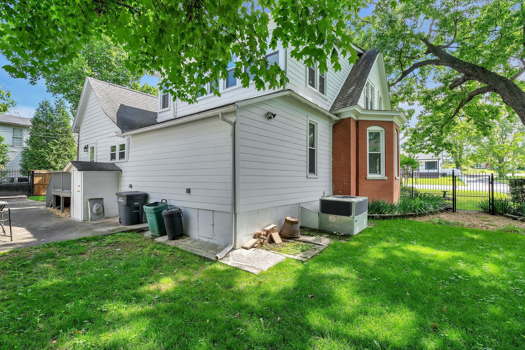 310 Lincoln Ave, N Property Photo 43