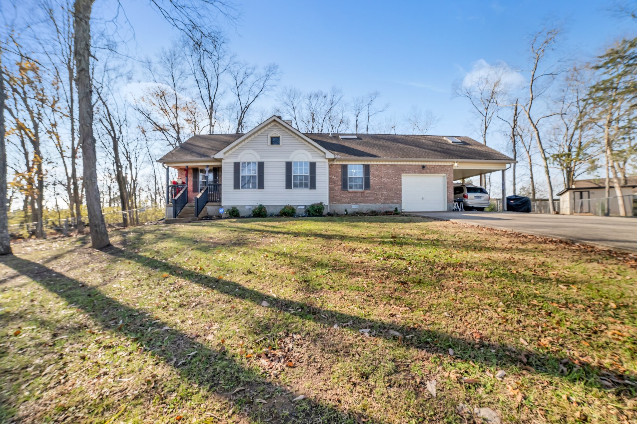 420 Hickory Timber Ct Property Photo 2