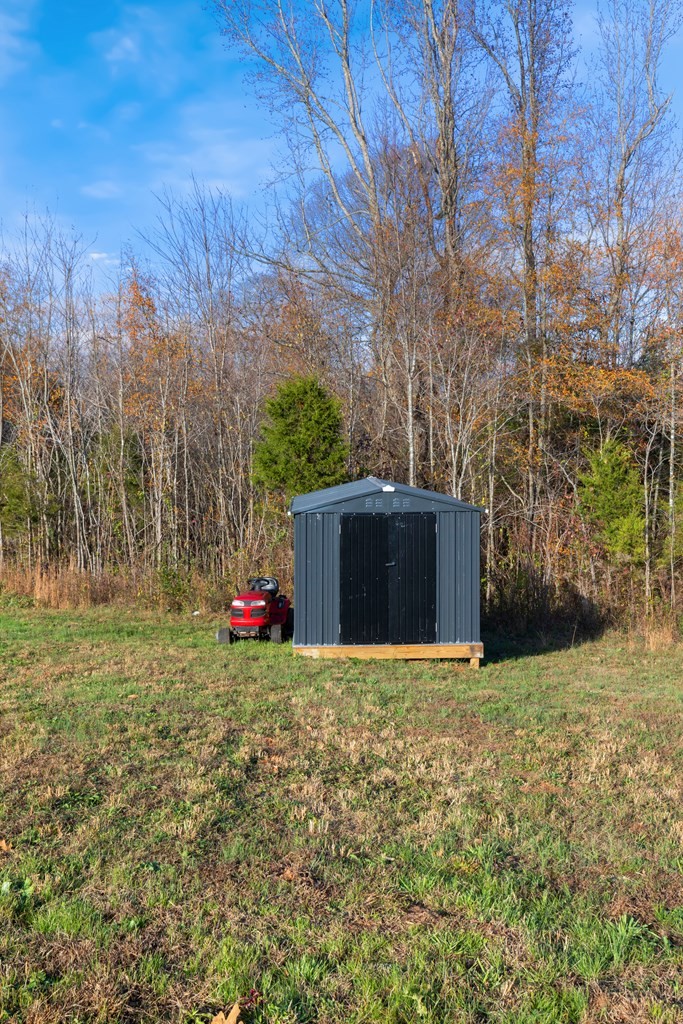1190 Horton Rd Property Photo 5