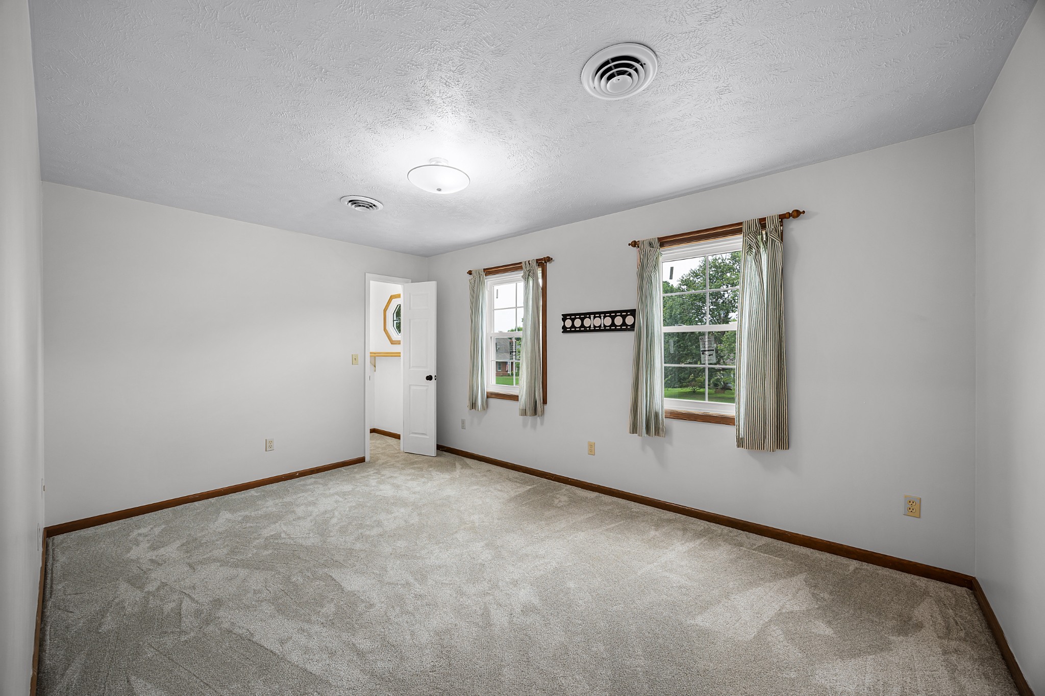 44 Blue Grass Cove Property Photo 10