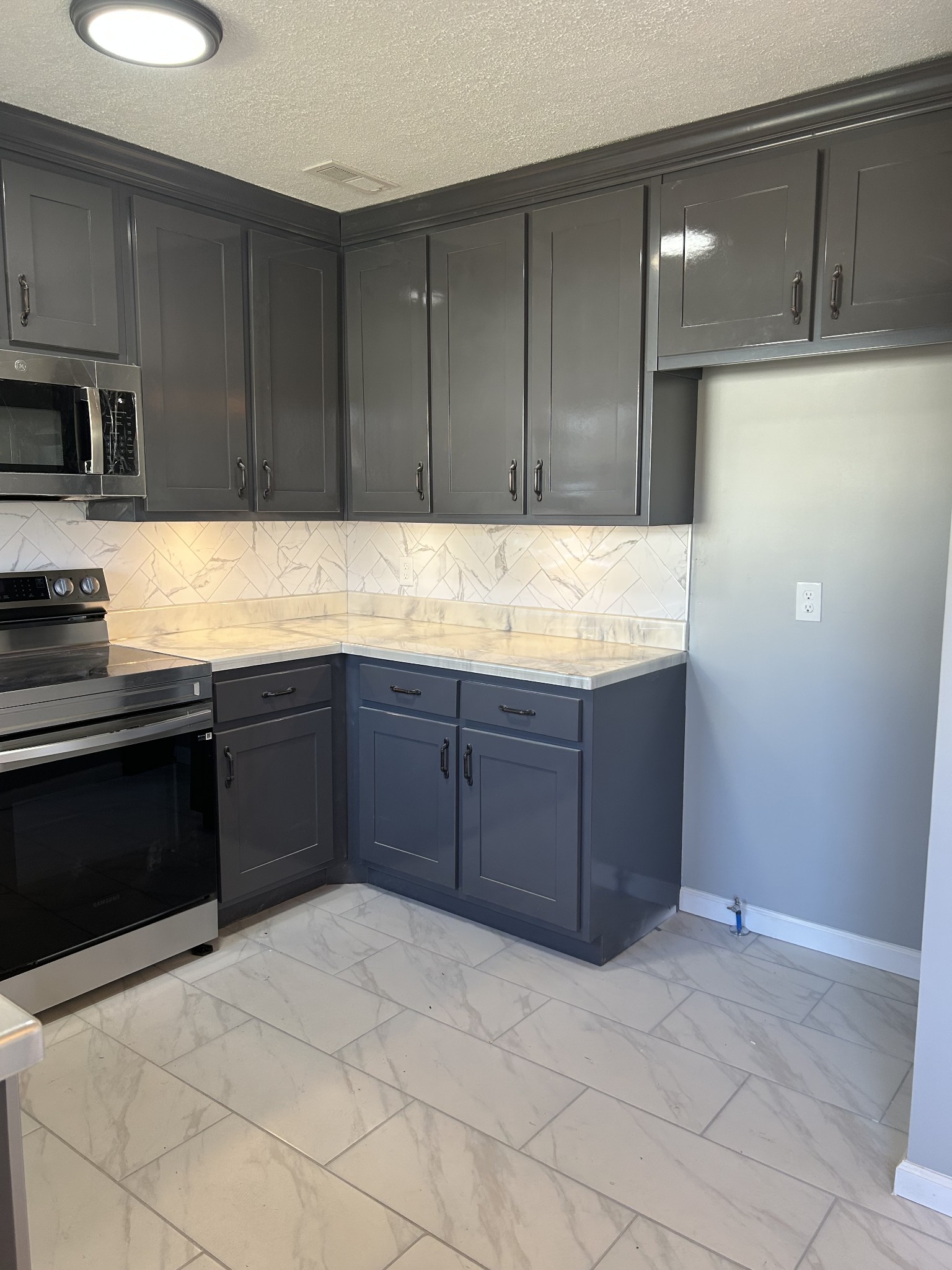 121 Poplar St Property Photo 12