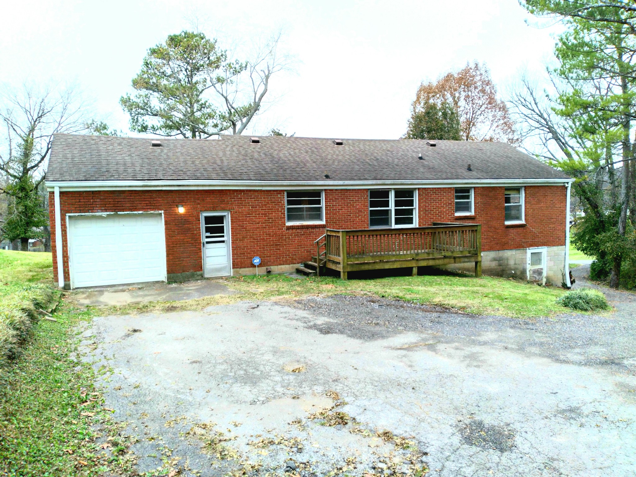 129 Garrett Dr Property Photo 6