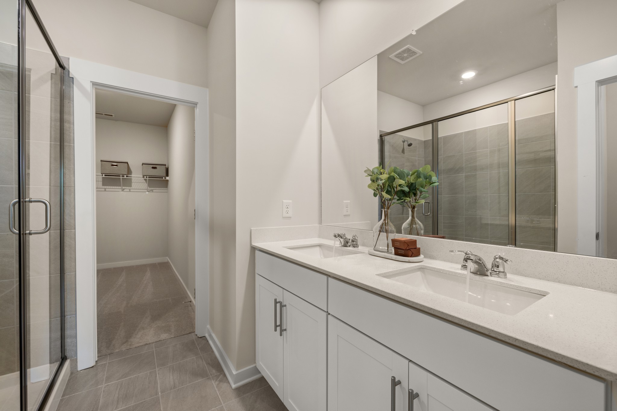 613 Lyness Drive Property Photo 3