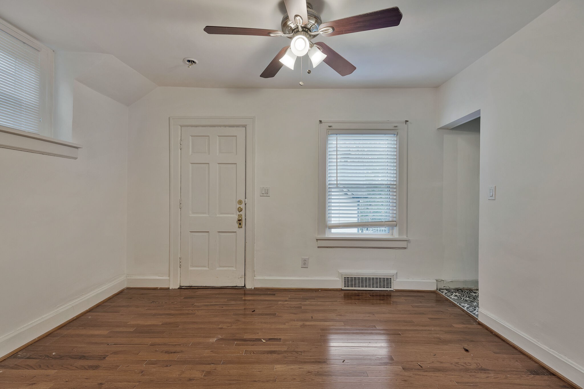 2817 Blair Blvd Property Photo 12