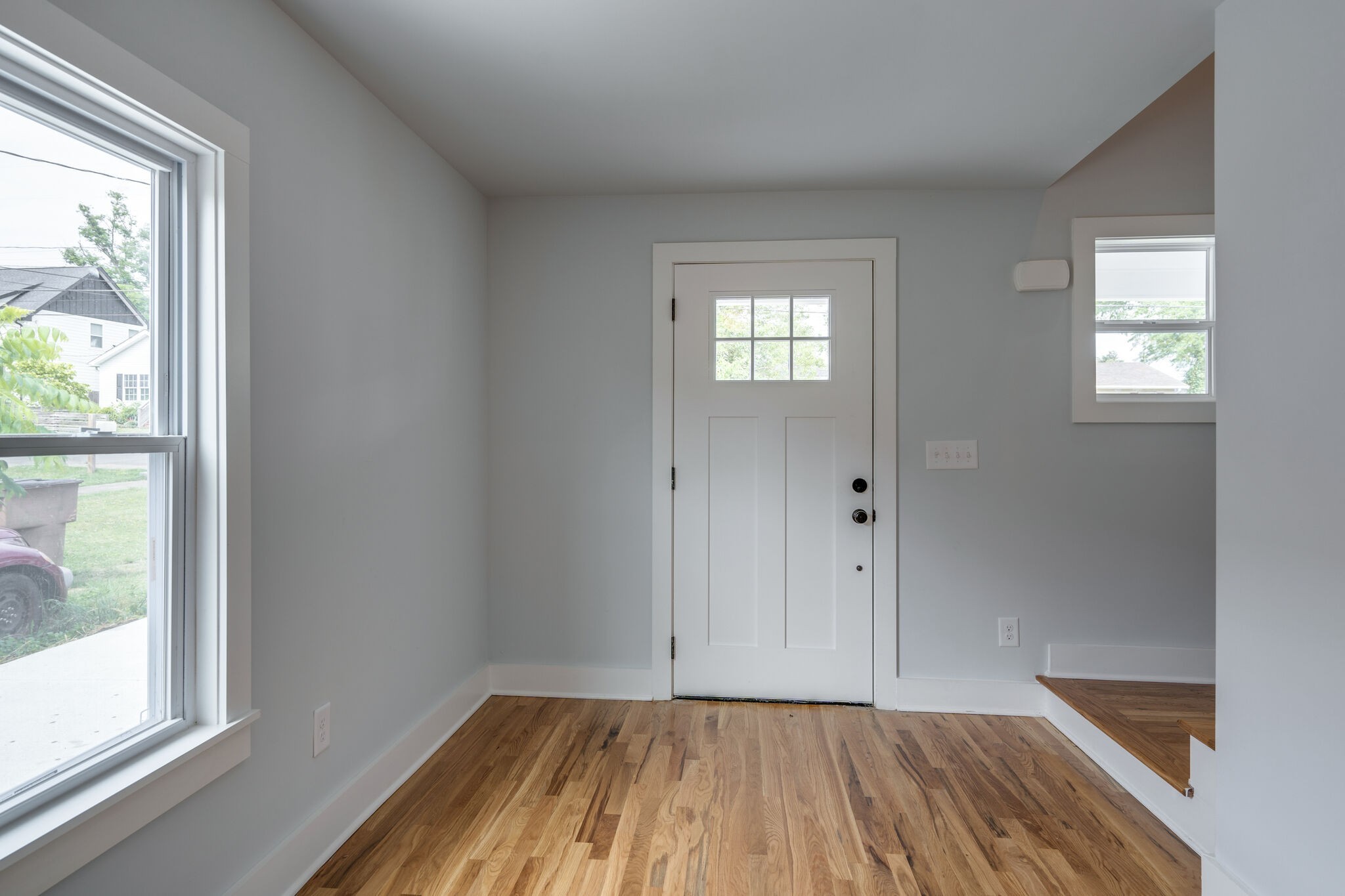 1613 23rd Ave, N Property Photo 3