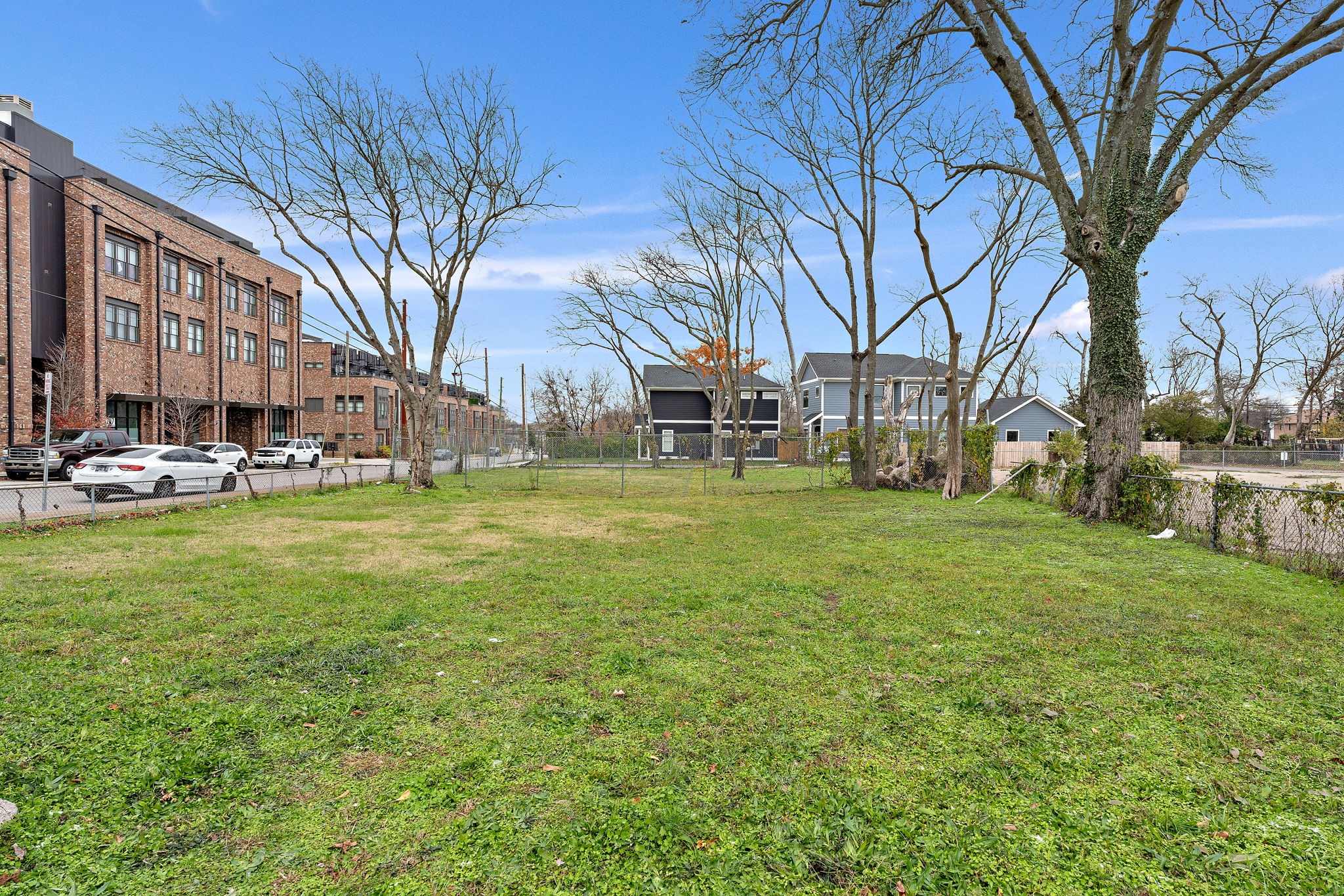 2512 Clifton Ave Property Photo 8