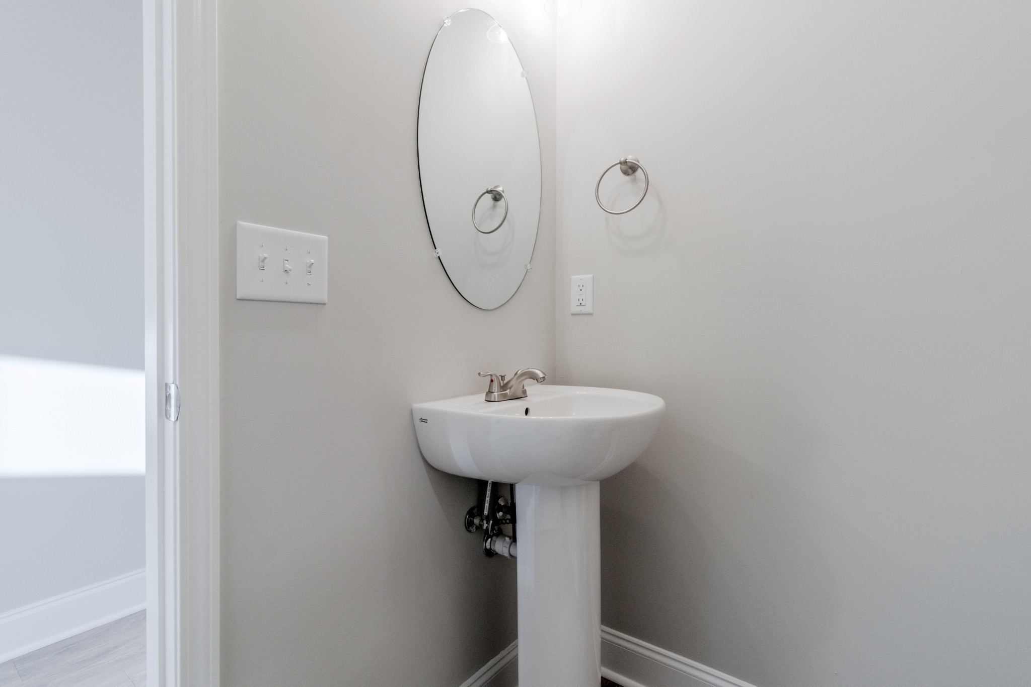 1000 Henry Place Blvd Property Photo 6