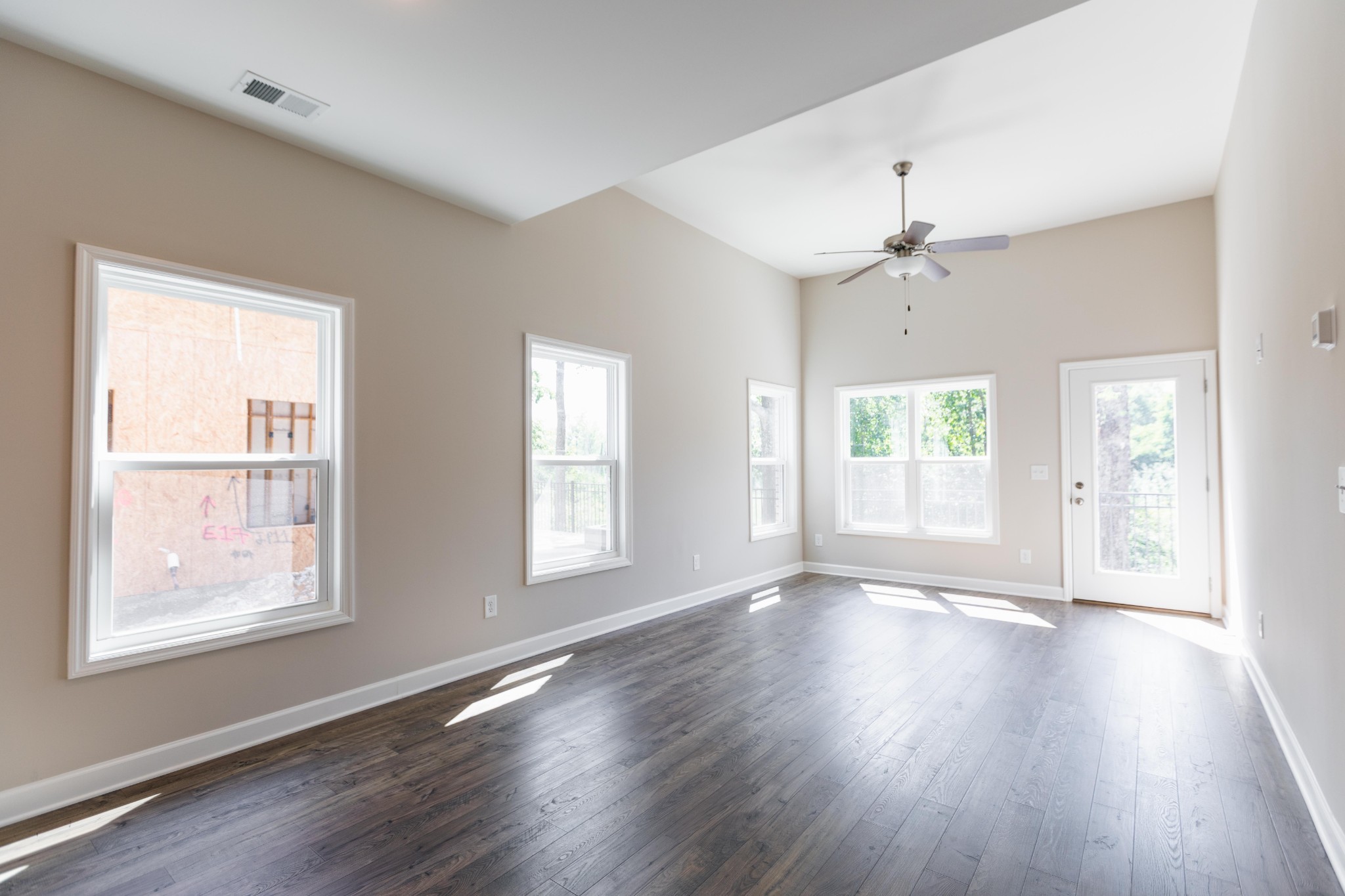 442 Bishop Blvd, Nw Property Photo 10
