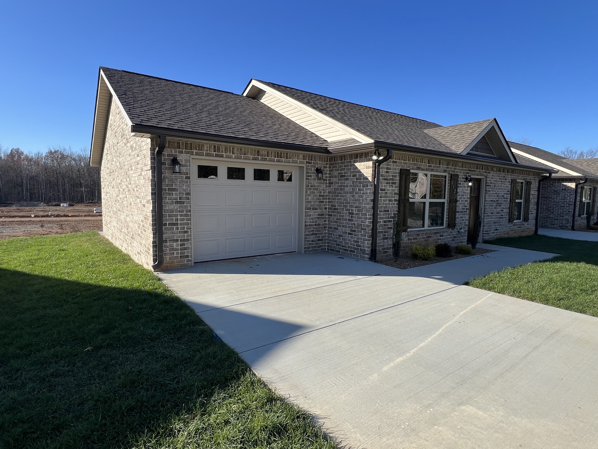 1521 Green Ln Property Photo 2