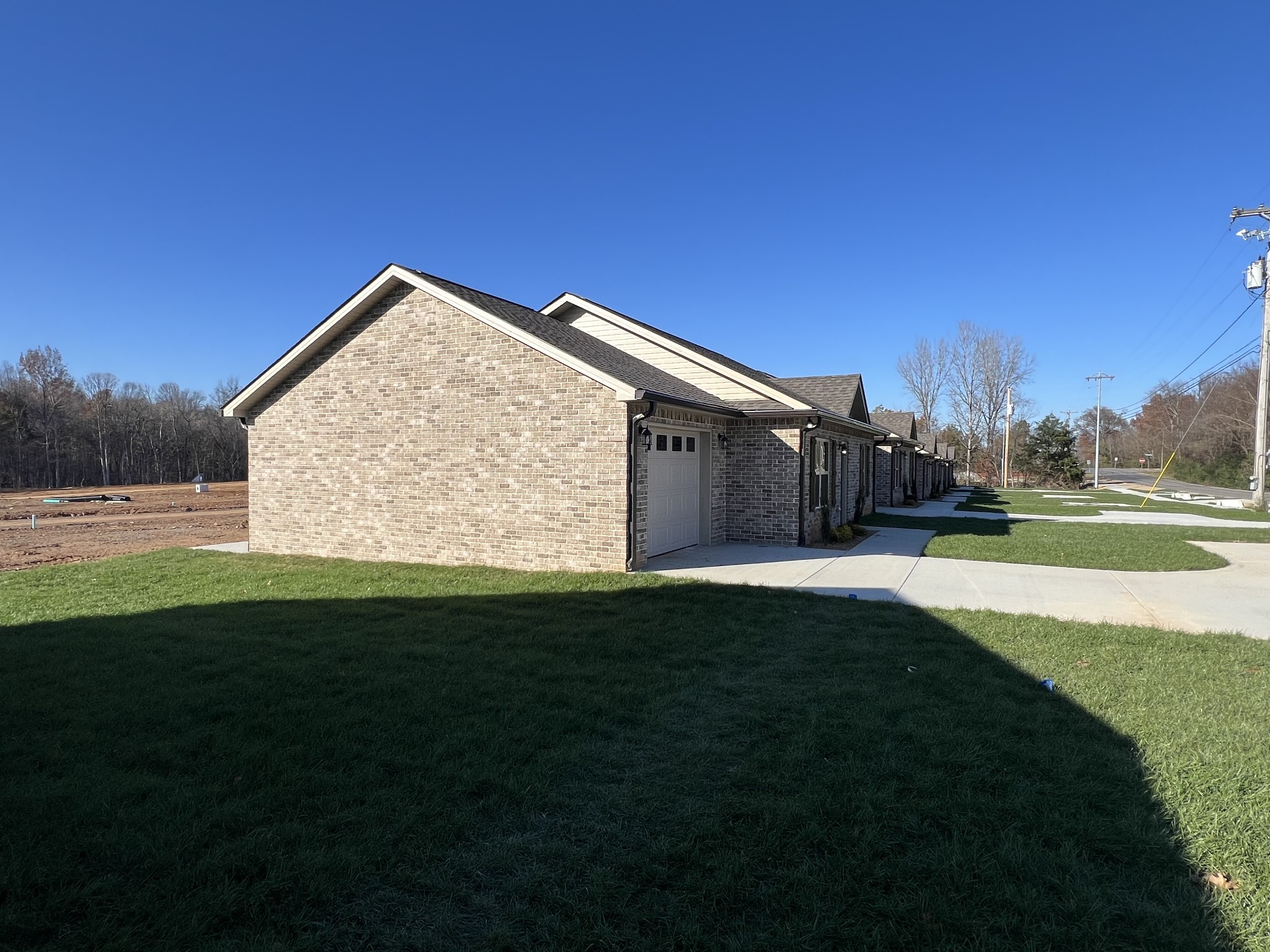 1521 Green Ln Property Photo 3