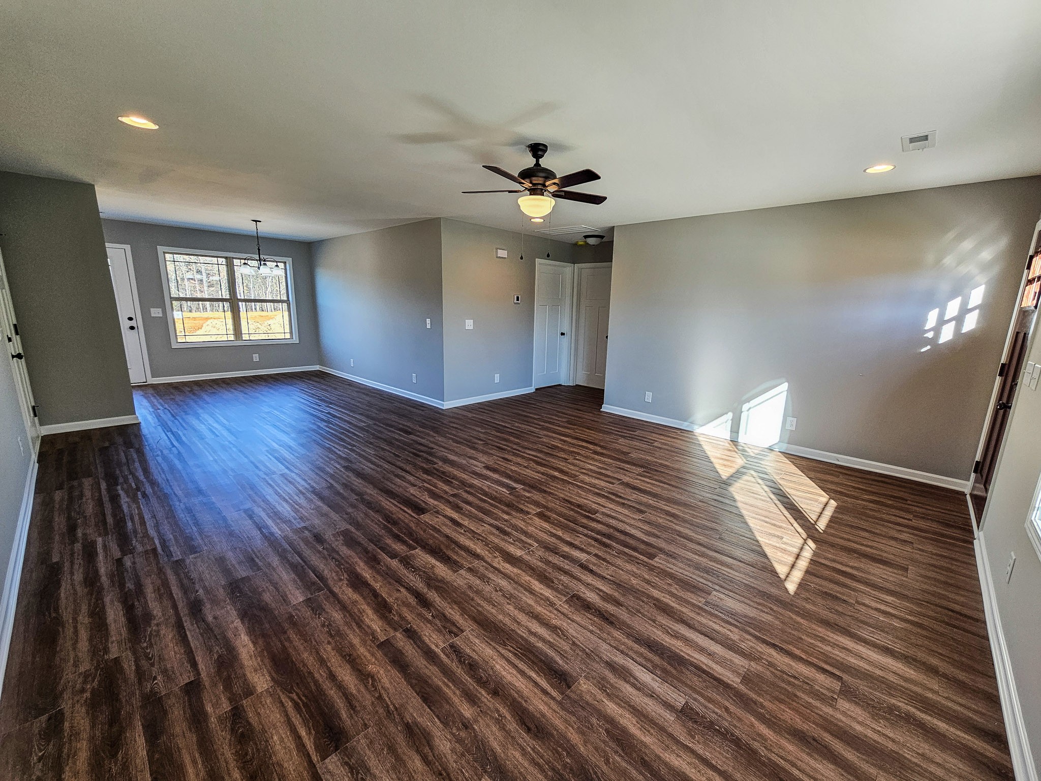 1521 Green Ln Property Photo 4