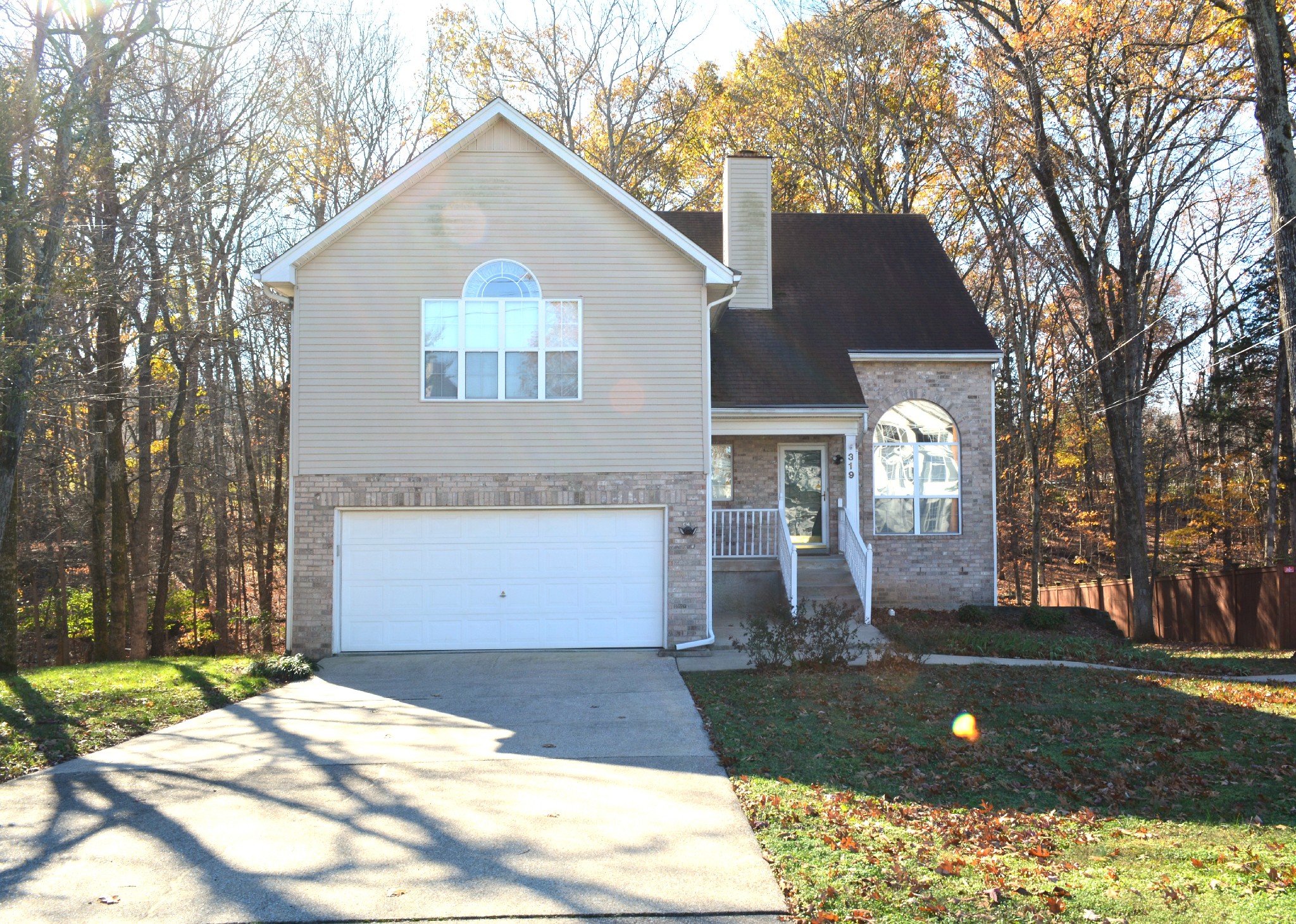 319 Hunters Chase Dr Property Photo 1