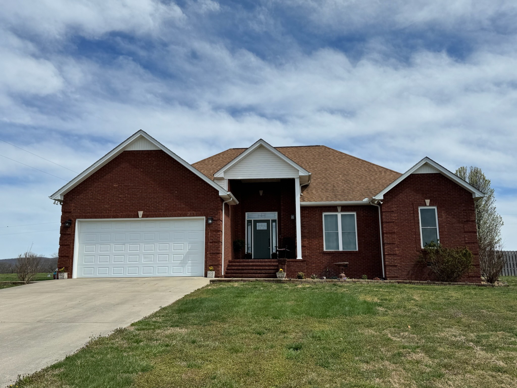 82 Majestic Dr Property Photo 1
