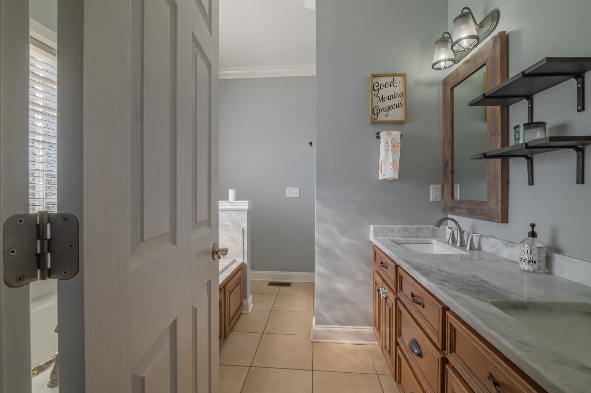 82 Majestic Dr Property Photo 18