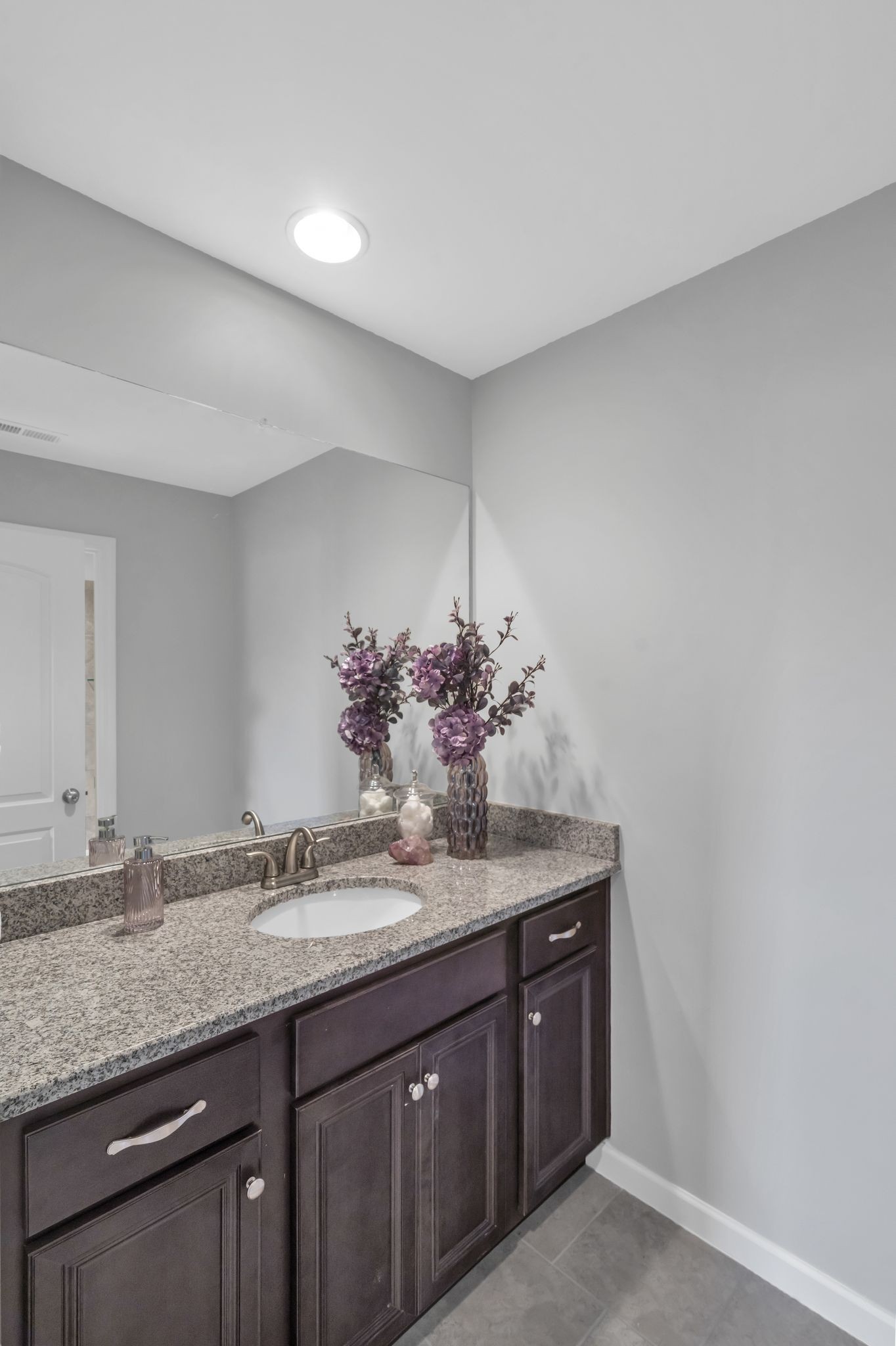 996 Golf Club Ln E Property Photo 34