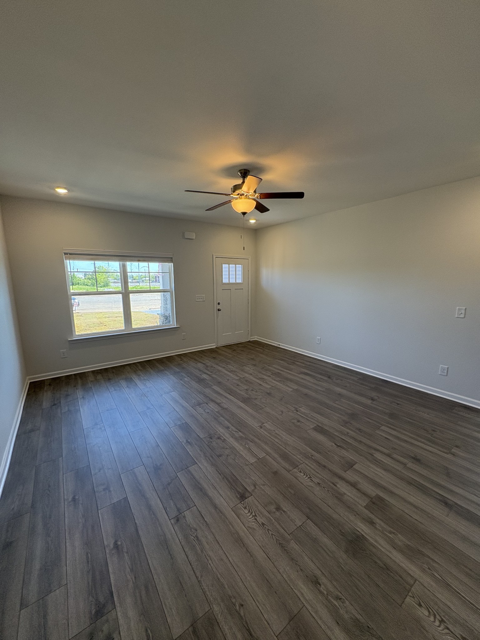 452 Burton Farm Dr Property Photo 3